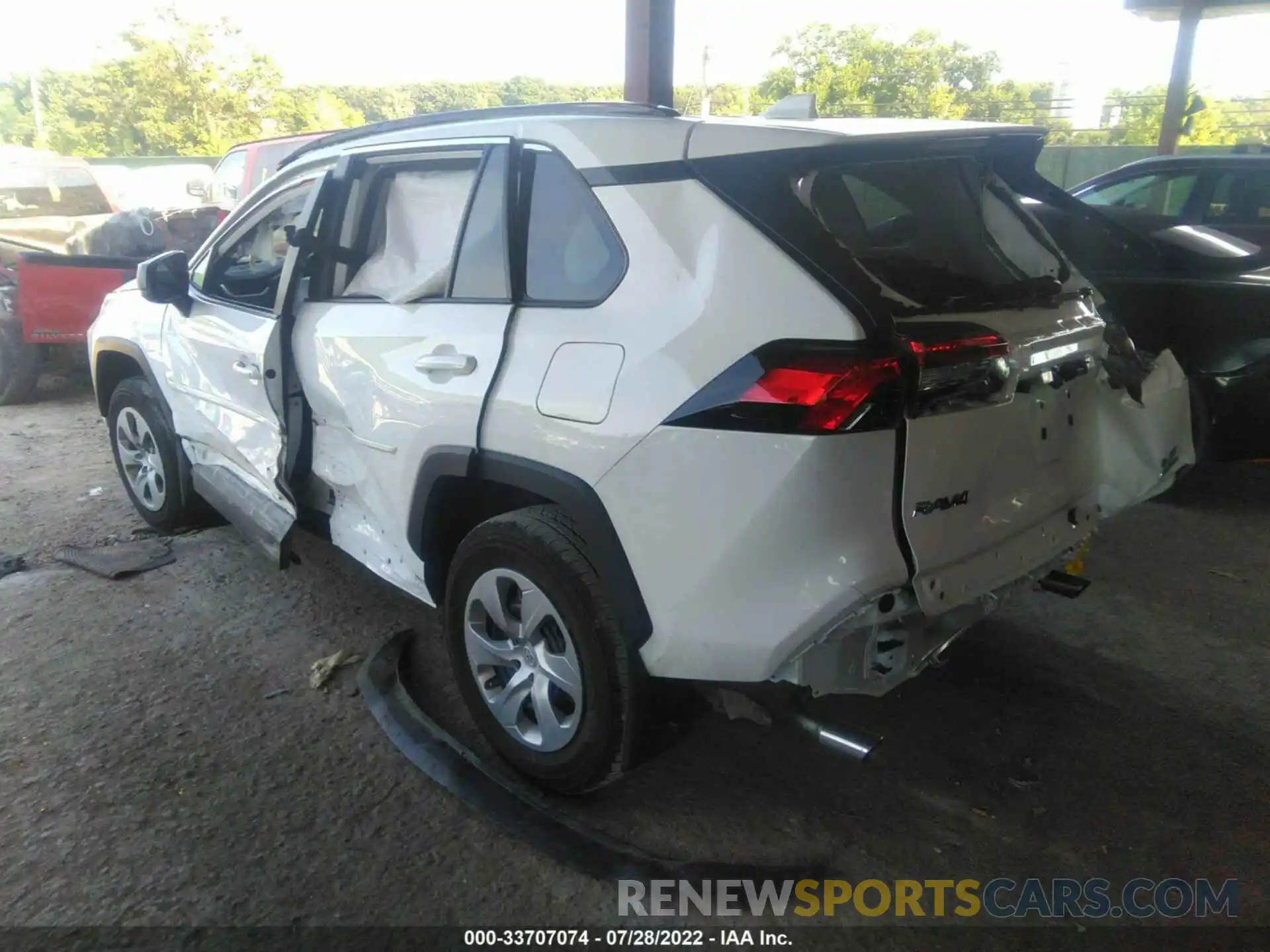 3 Photograph of a damaged car 2T3F1RFV4MW226171 TOYOTA RAV4 2021