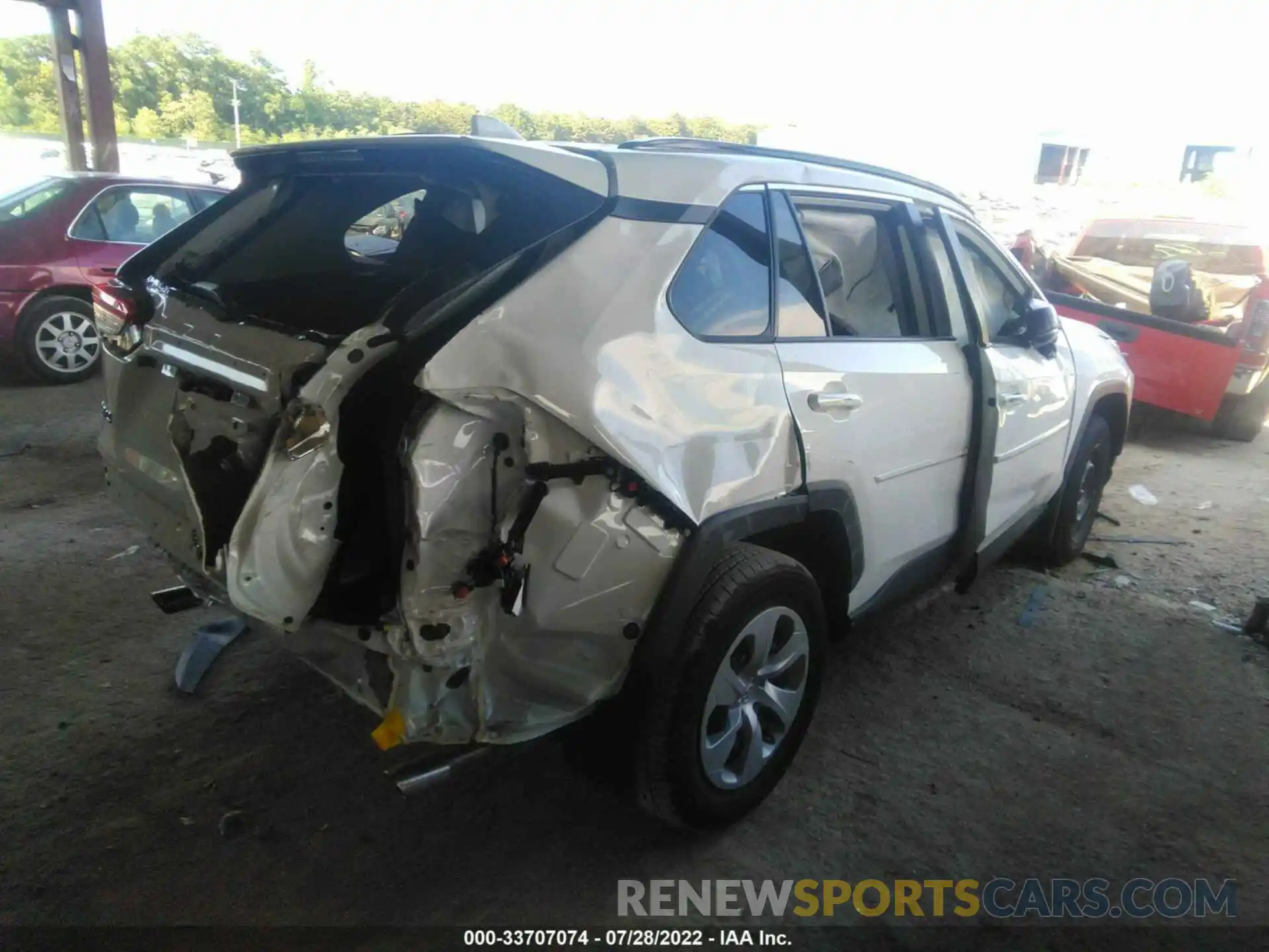 4 Photograph of a damaged car 2T3F1RFV4MW226171 TOYOTA RAV4 2021