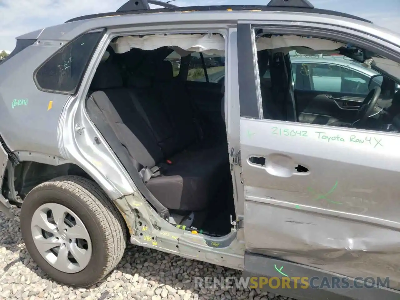 9 Photograph of a damaged car 2T3F1RFV5MC201085 TOYOTA RAV4 2021