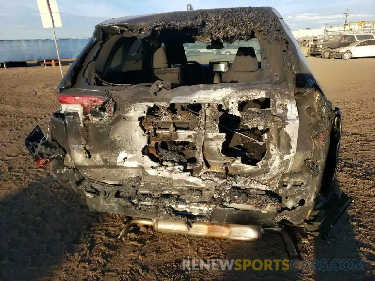 9 Photograph of a damaged car 2T3F1RFV5MC231431 TOYOTA RAV4 2021