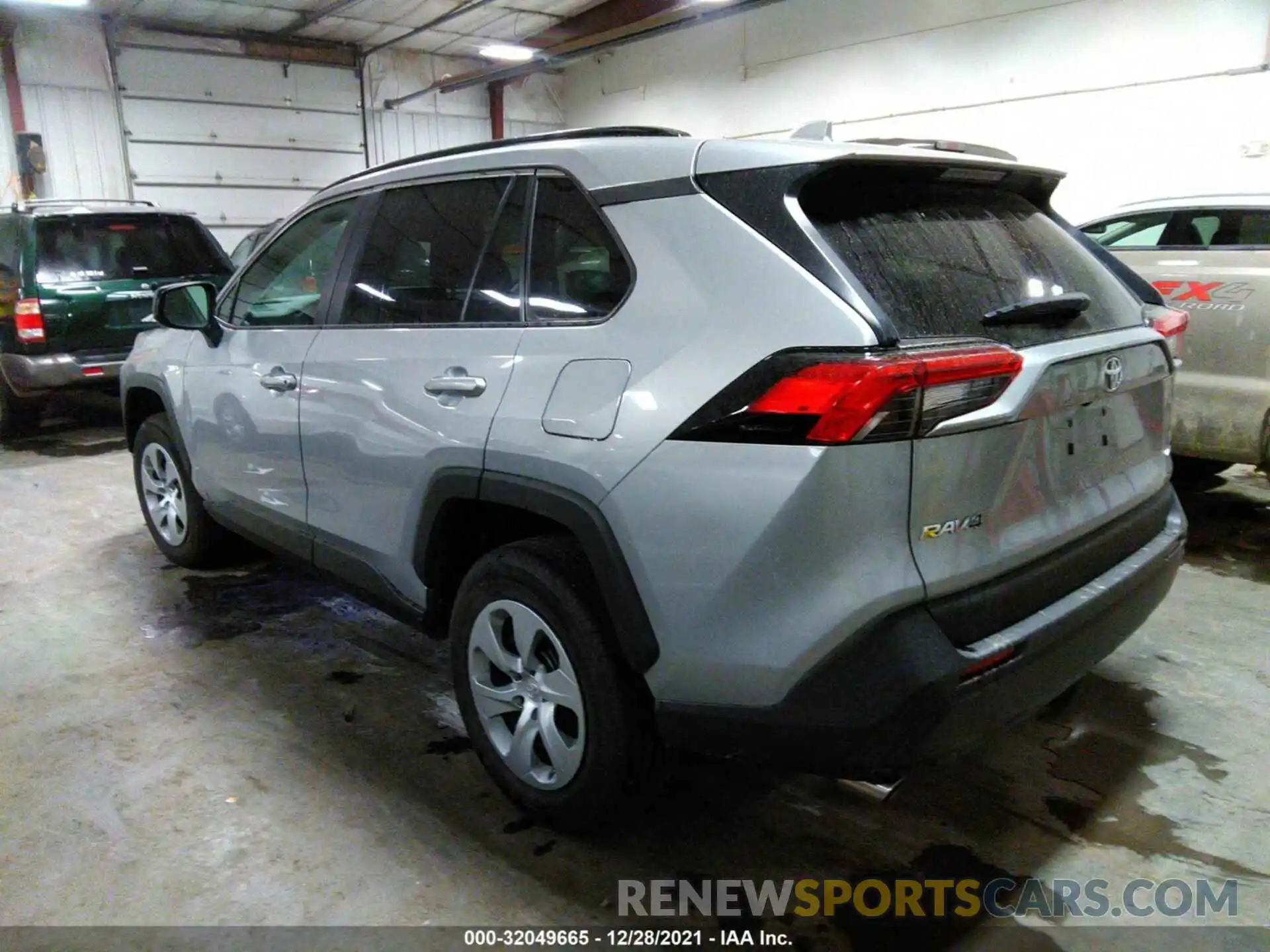 3 Photograph of a damaged car 2T3F1RFV5MW173108 TOYOTA RAV4 2021