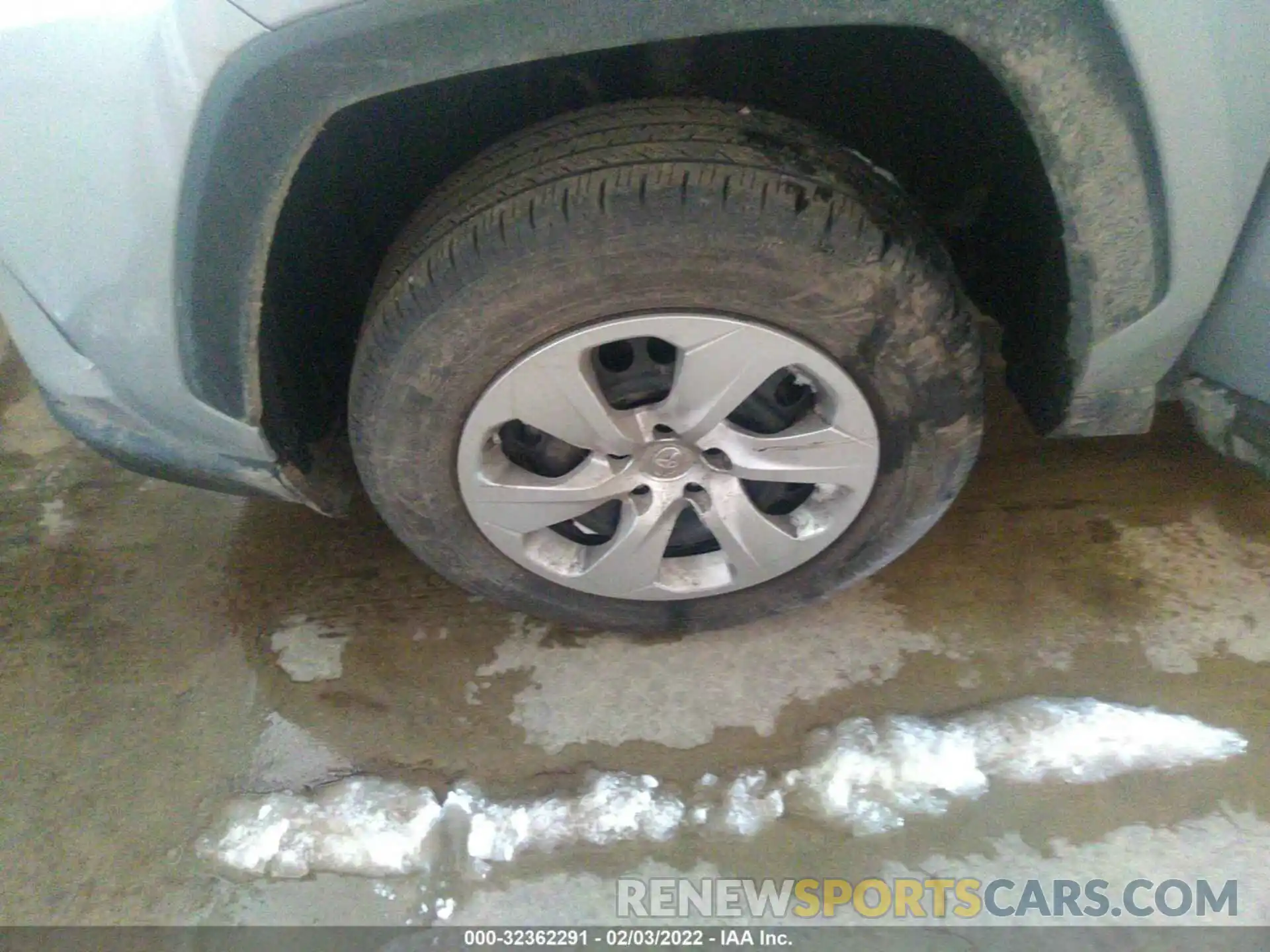 13 Photograph of a damaged car 2T3F1RFV5MW193861 TOYOTA RAV4 2021