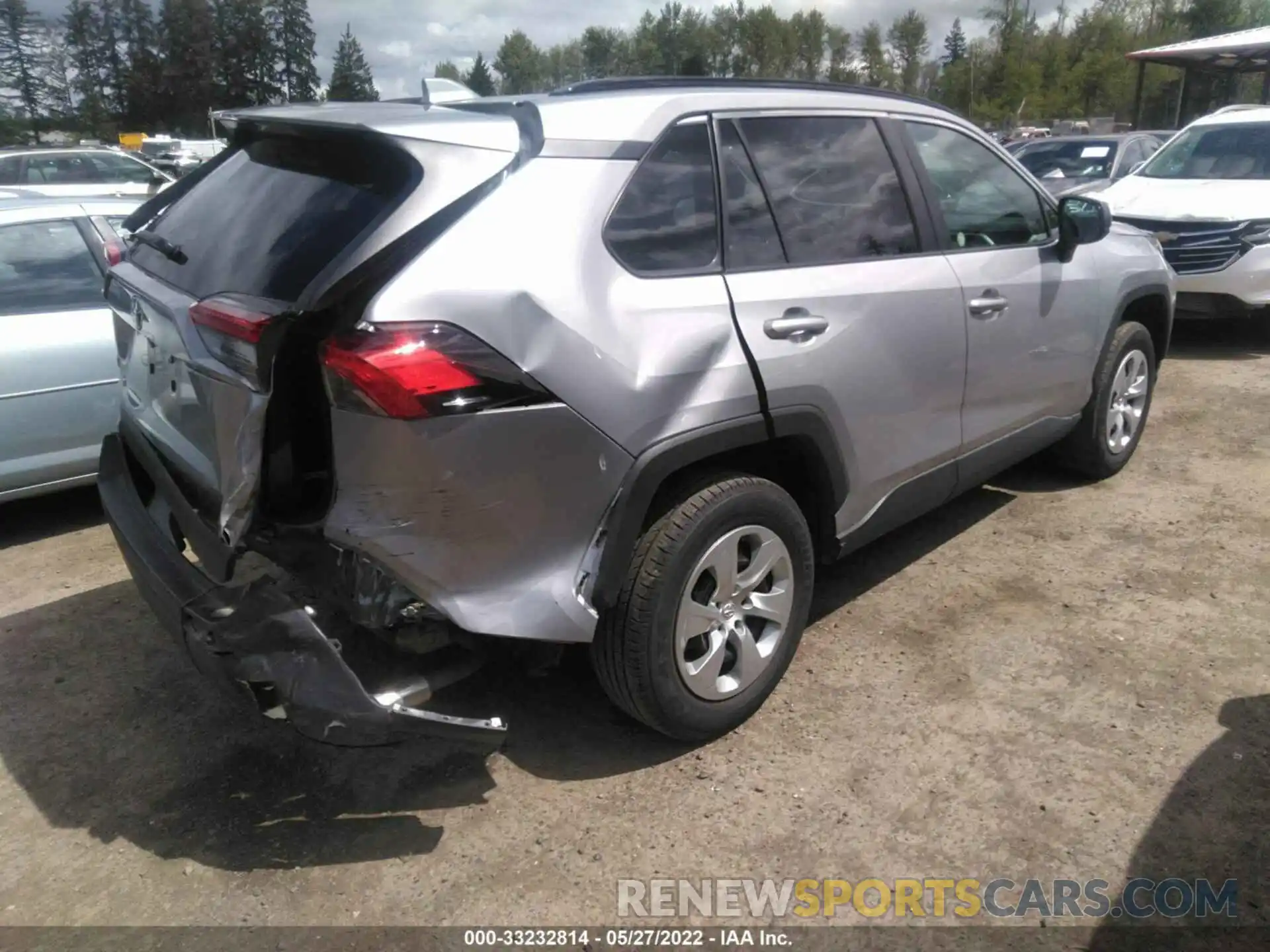 4 Photograph of a damaged car 2T3F1RFV5MW201439 TOYOTA RAV4 2021