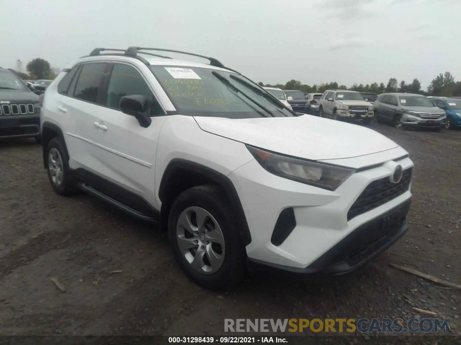 1 Photograph of a damaged car 2T3F1RFV5MW222937 TOYOTA RAV4 2021