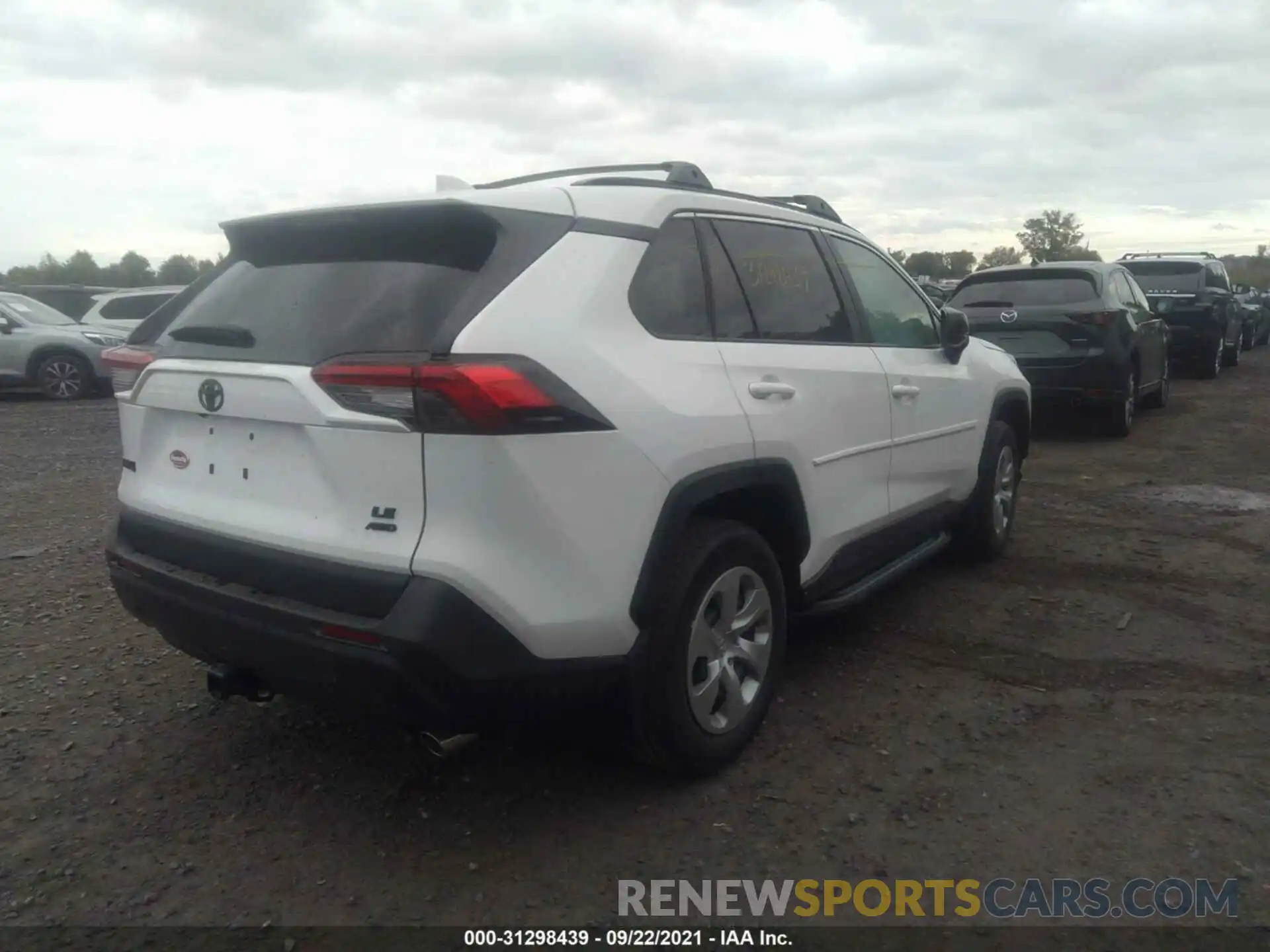 4 Photograph of a damaged car 2T3F1RFV5MW222937 TOYOTA RAV4 2021