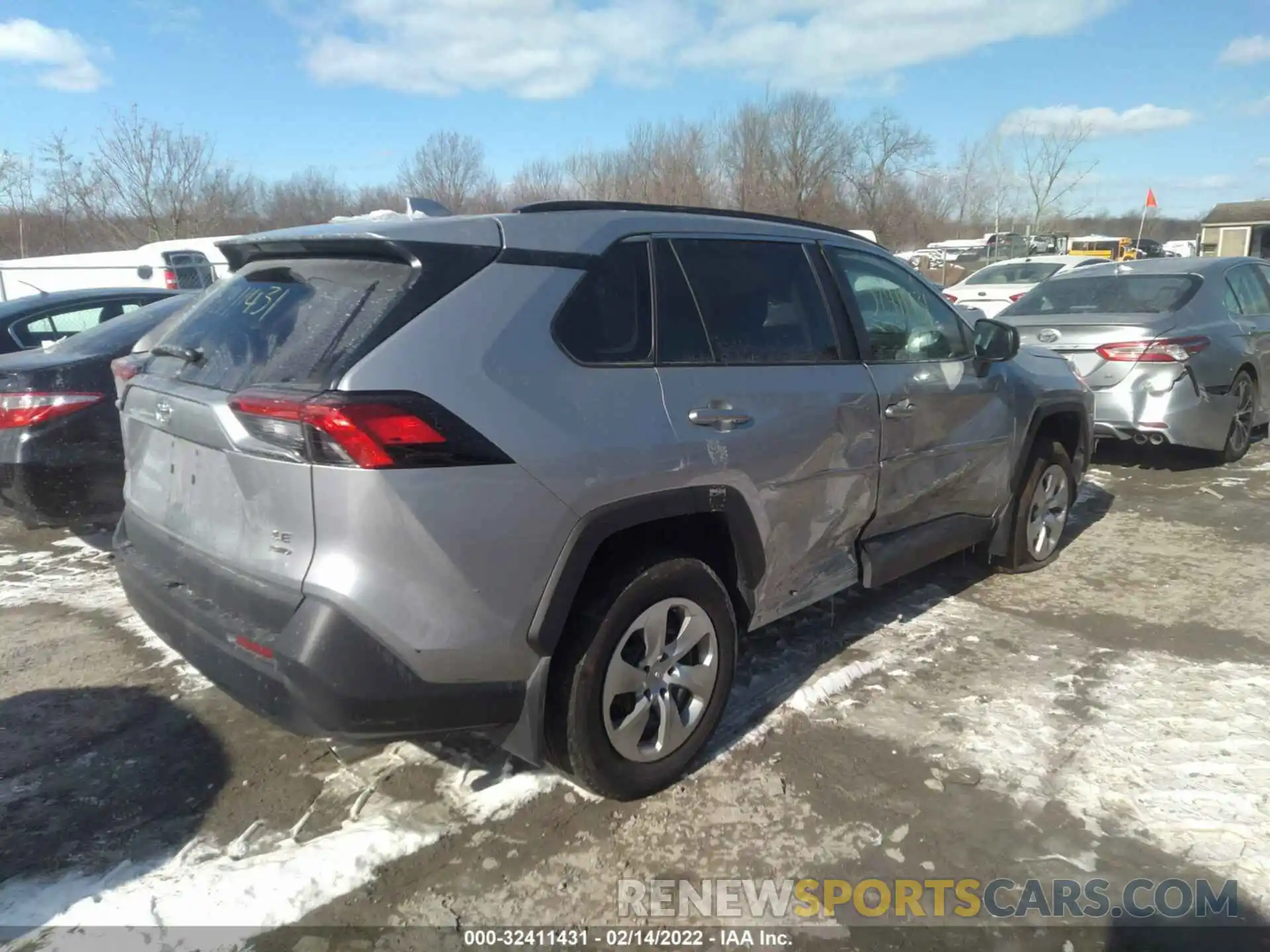 4 Photograph of a damaged car 2T3F1RFV6MC174561 TOYOTA RAV4 2021