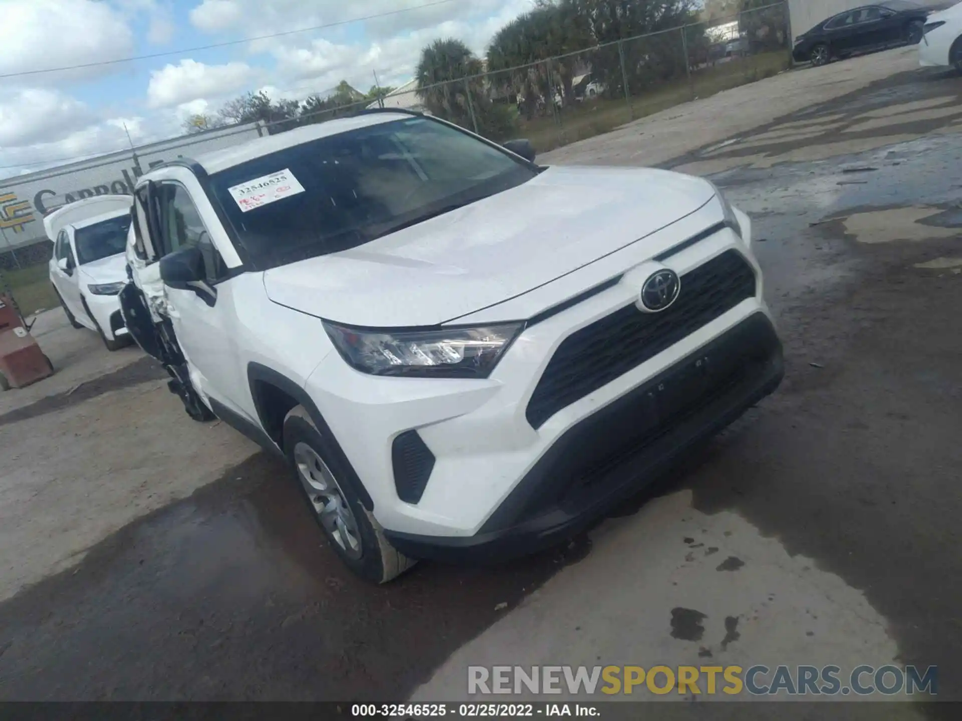 1 Photograph of a damaged car 2T3F1RFV6MW187034 TOYOTA RAV4 2021