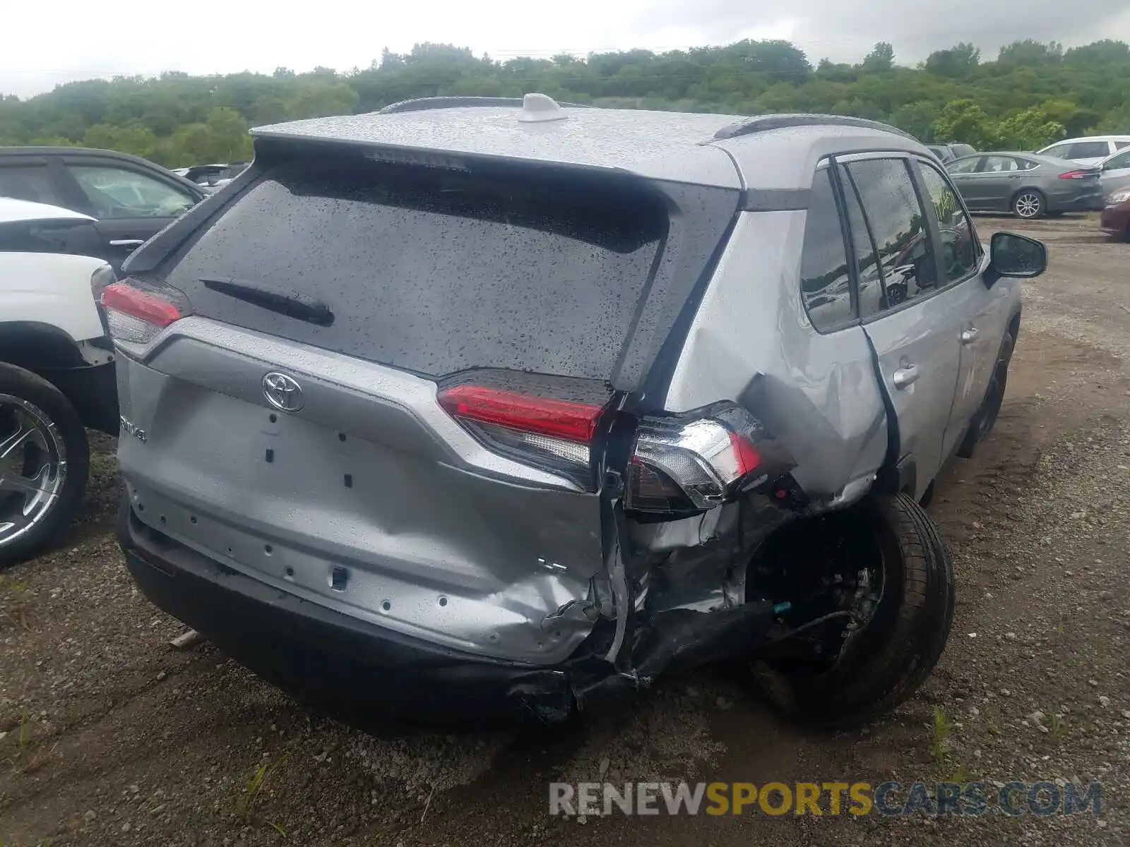 4 Photograph of a damaged car 2T3F1RFV7MW161915 TOYOTA RAV4 2021