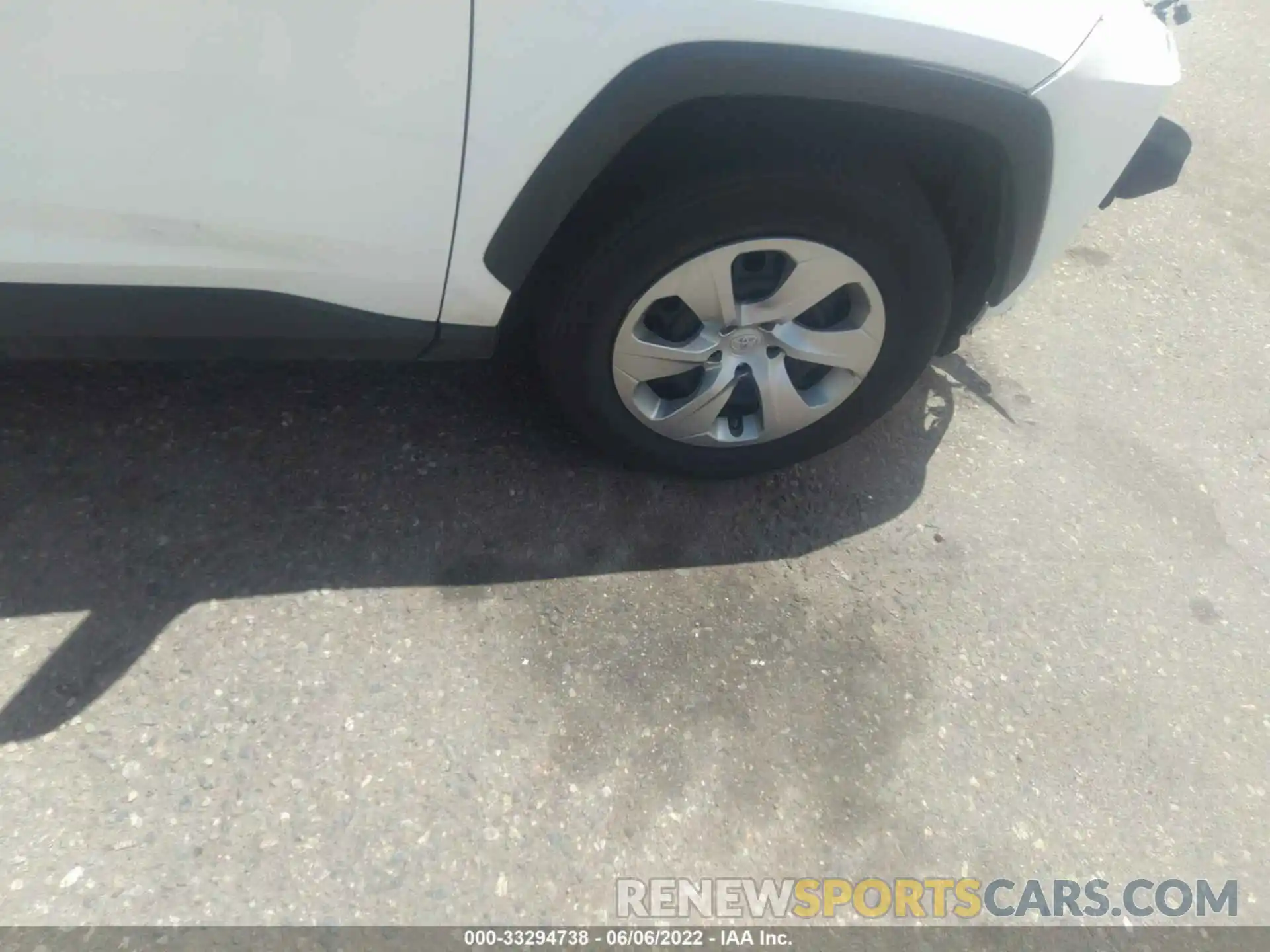 15 Photograph of a damaged car 2T3F1RFV7MW193165 TOYOTA RAV4 2021