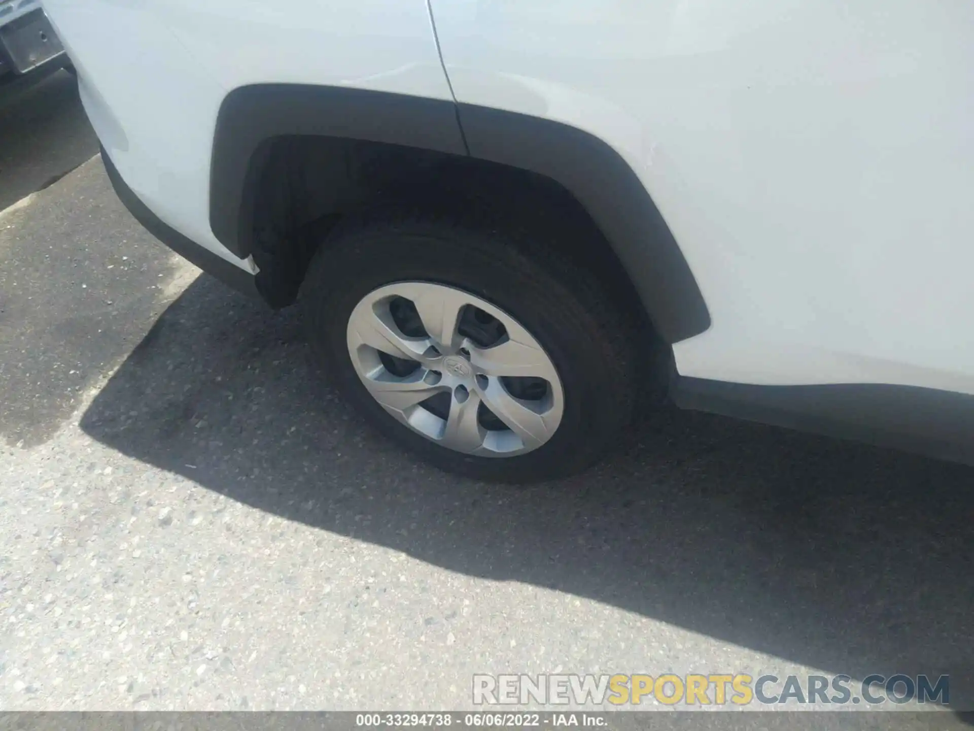 16 Photograph of a damaged car 2T3F1RFV7MW193165 TOYOTA RAV4 2021