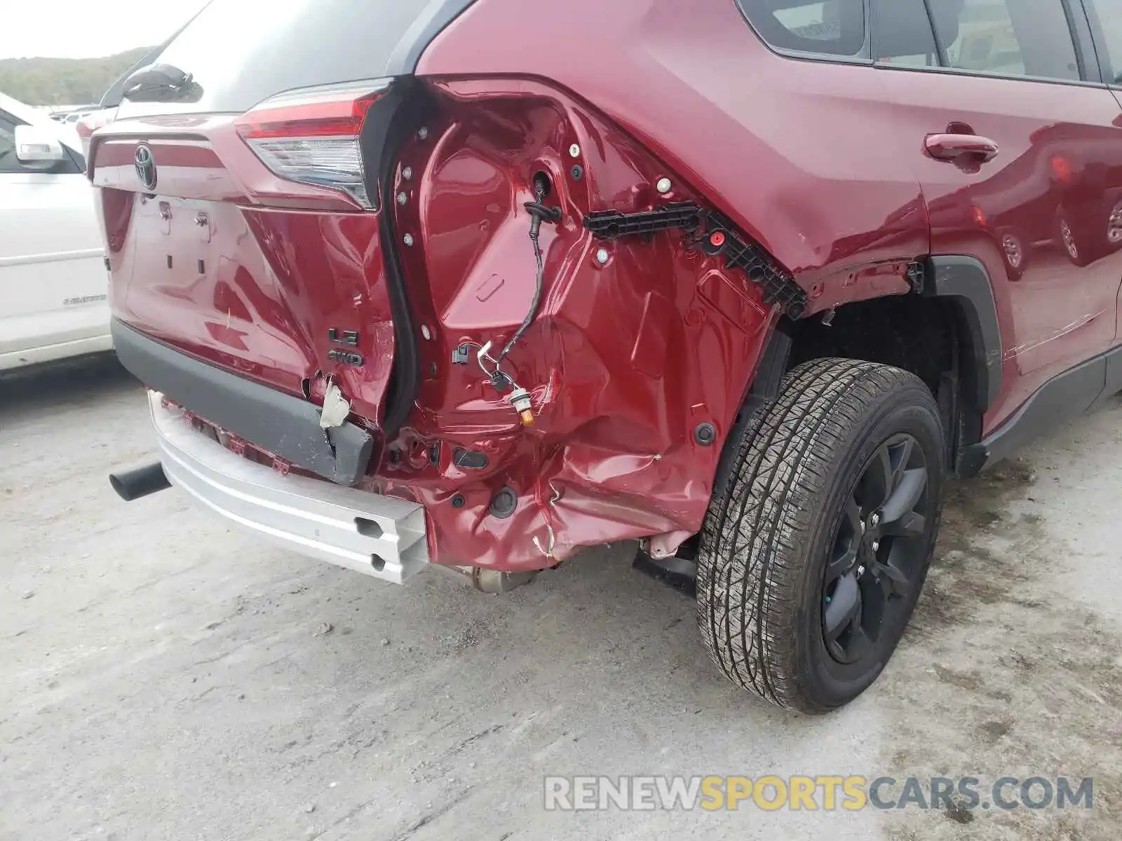 9 Photograph of a damaged car 2T3F1RFV7MW212815 TOYOTA RAV4 2021