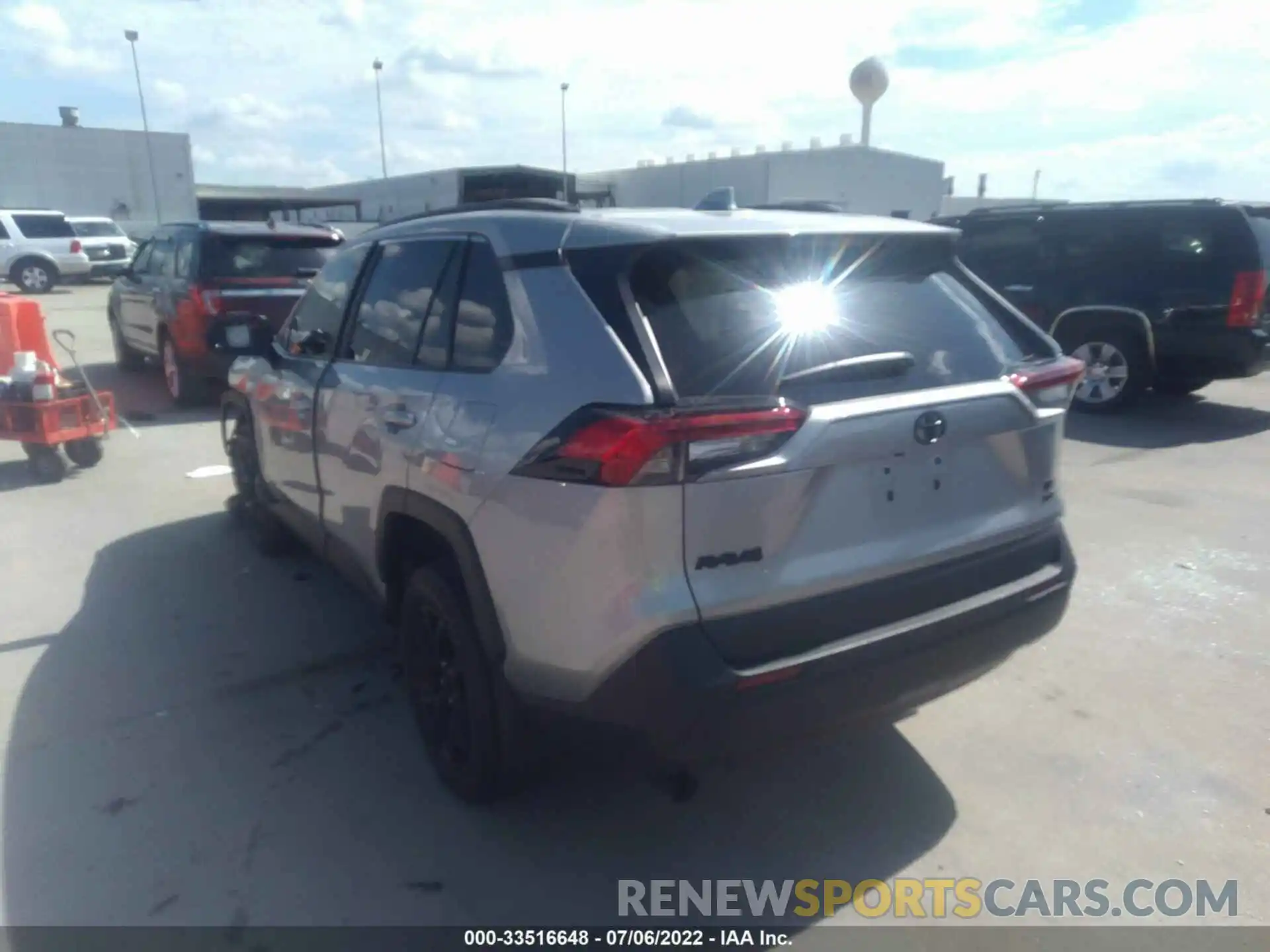 3 Photograph of a damaged car 2T3F1RFV8MC245906 TOYOTA RAV4 2021