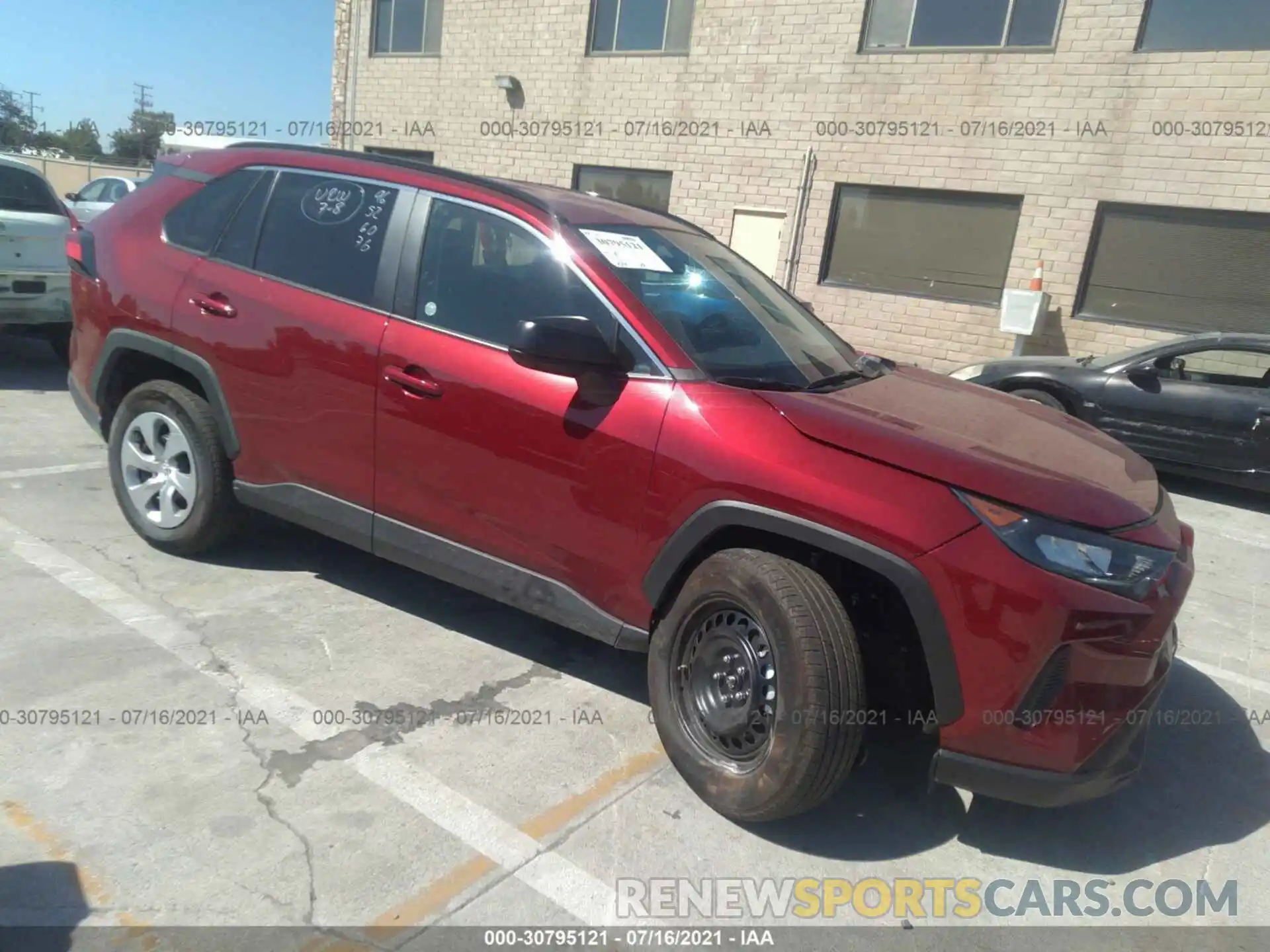 1 Photograph of a damaged car 2T3F1RFV8MW194521 TOYOTA RAV4 2021