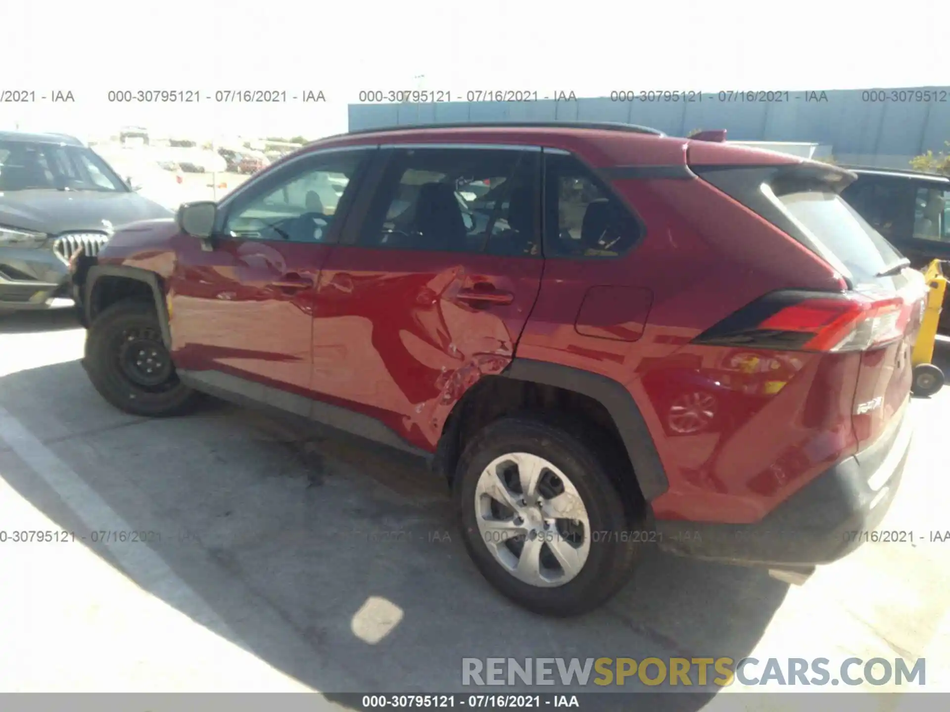 3 Photograph of a damaged car 2T3F1RFV8MW194521 TOYOTA RAV4 2021