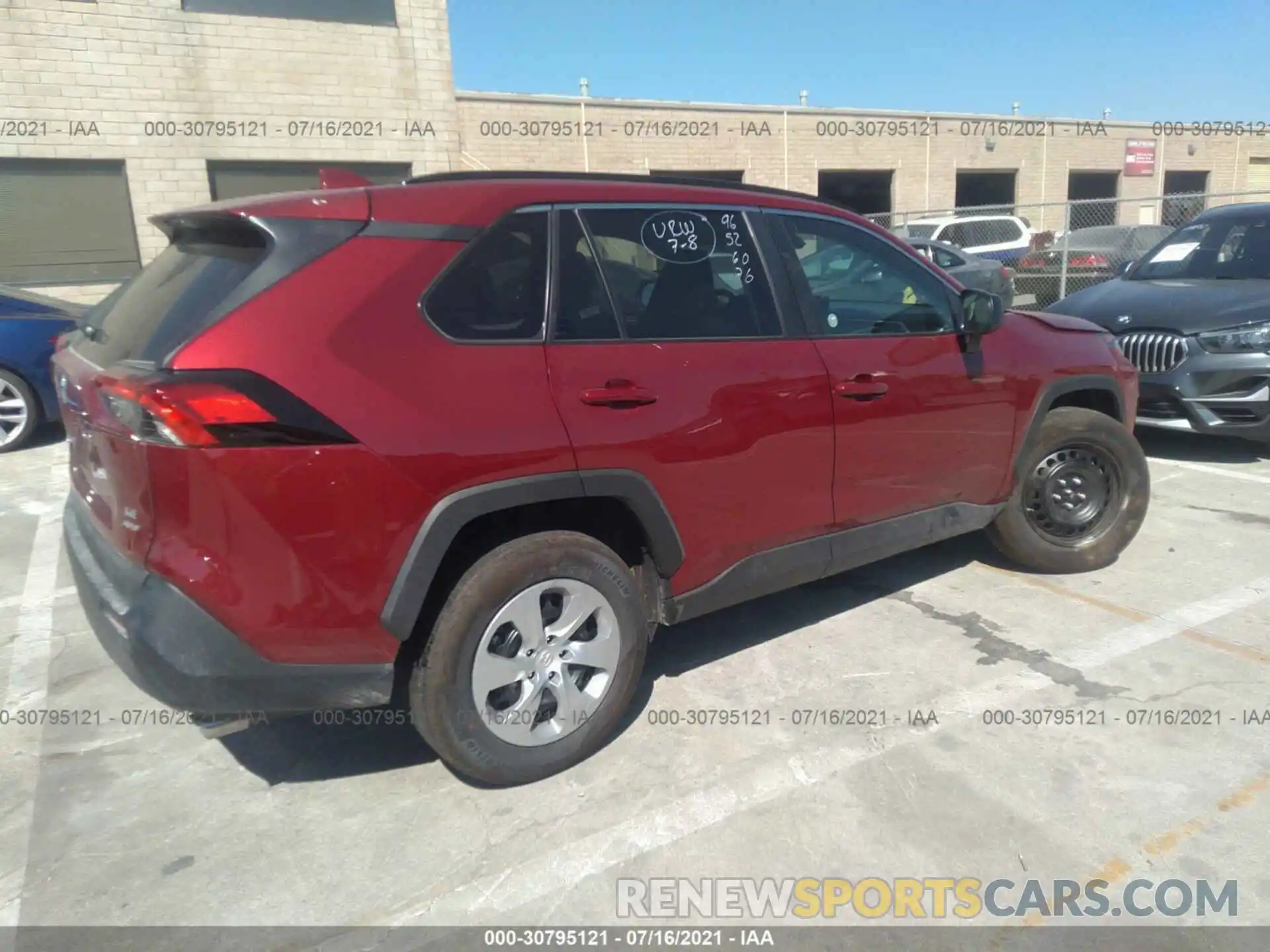 4 Photograph of a damaged car 2T3F1RFV8MW194521 TOYOTA RAV4 2021