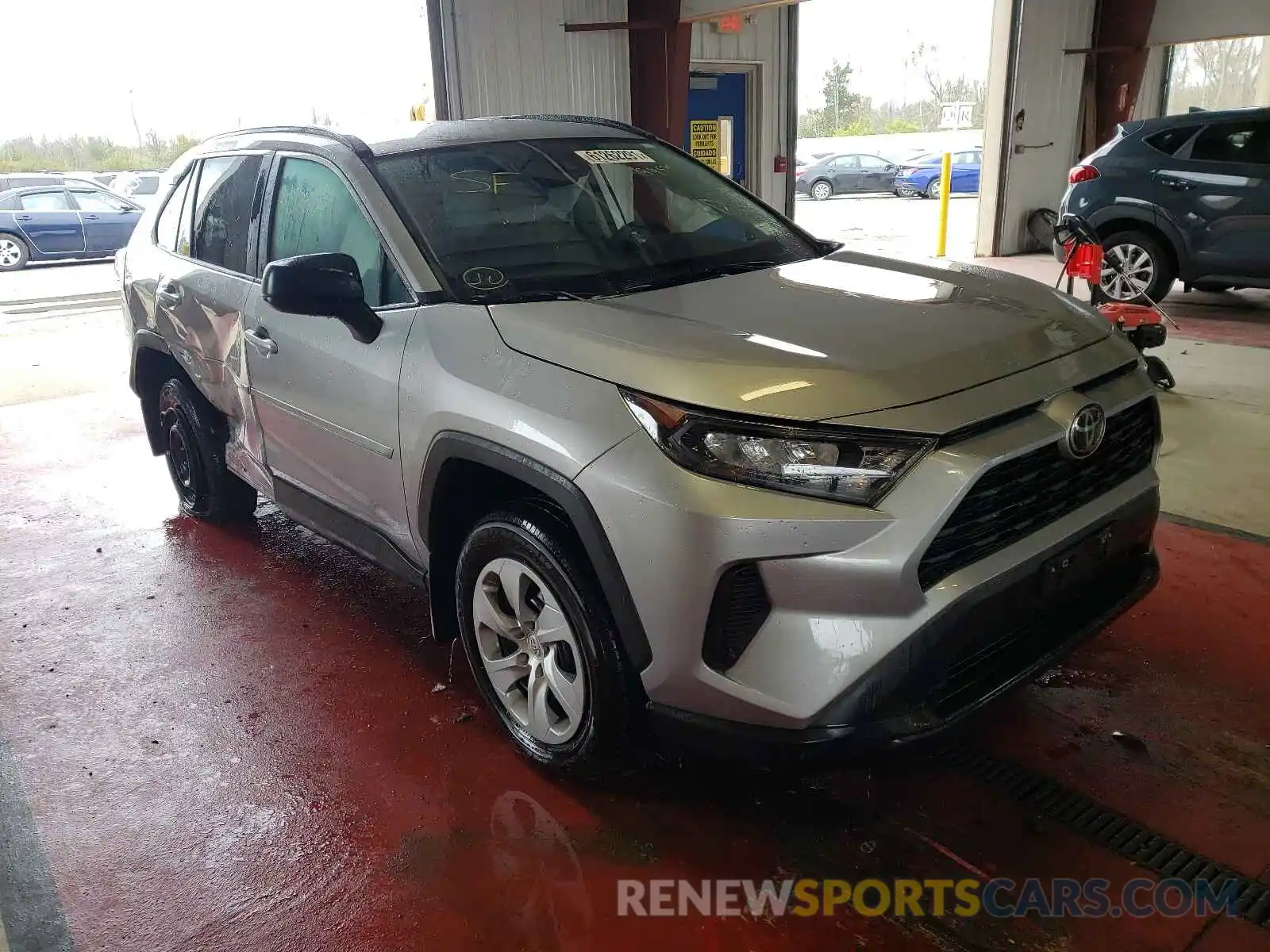 1 Photograph of a damaged car 2T3F1RFV9MC194531 TOYOTA RAV4 2021