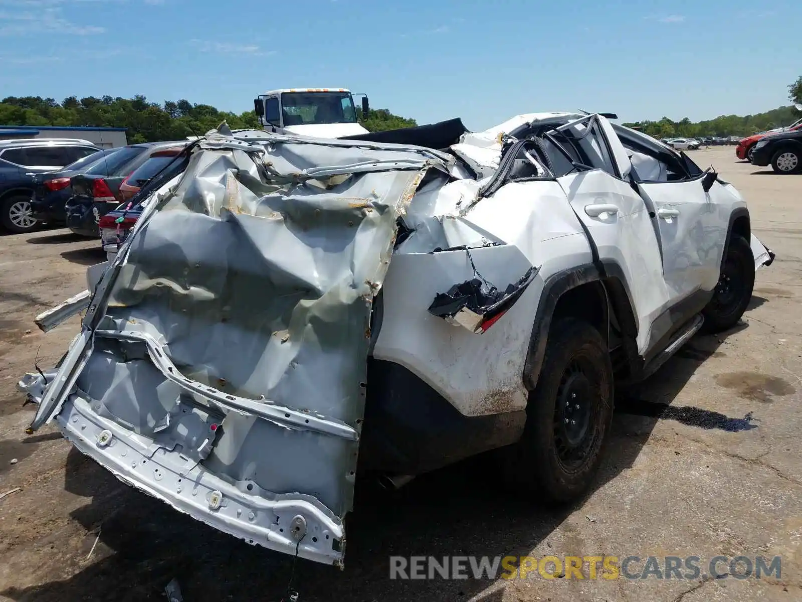 4 Photograph of a damaged car 2T3F1RFV9MW179073 TOYOTA RAV4 2021