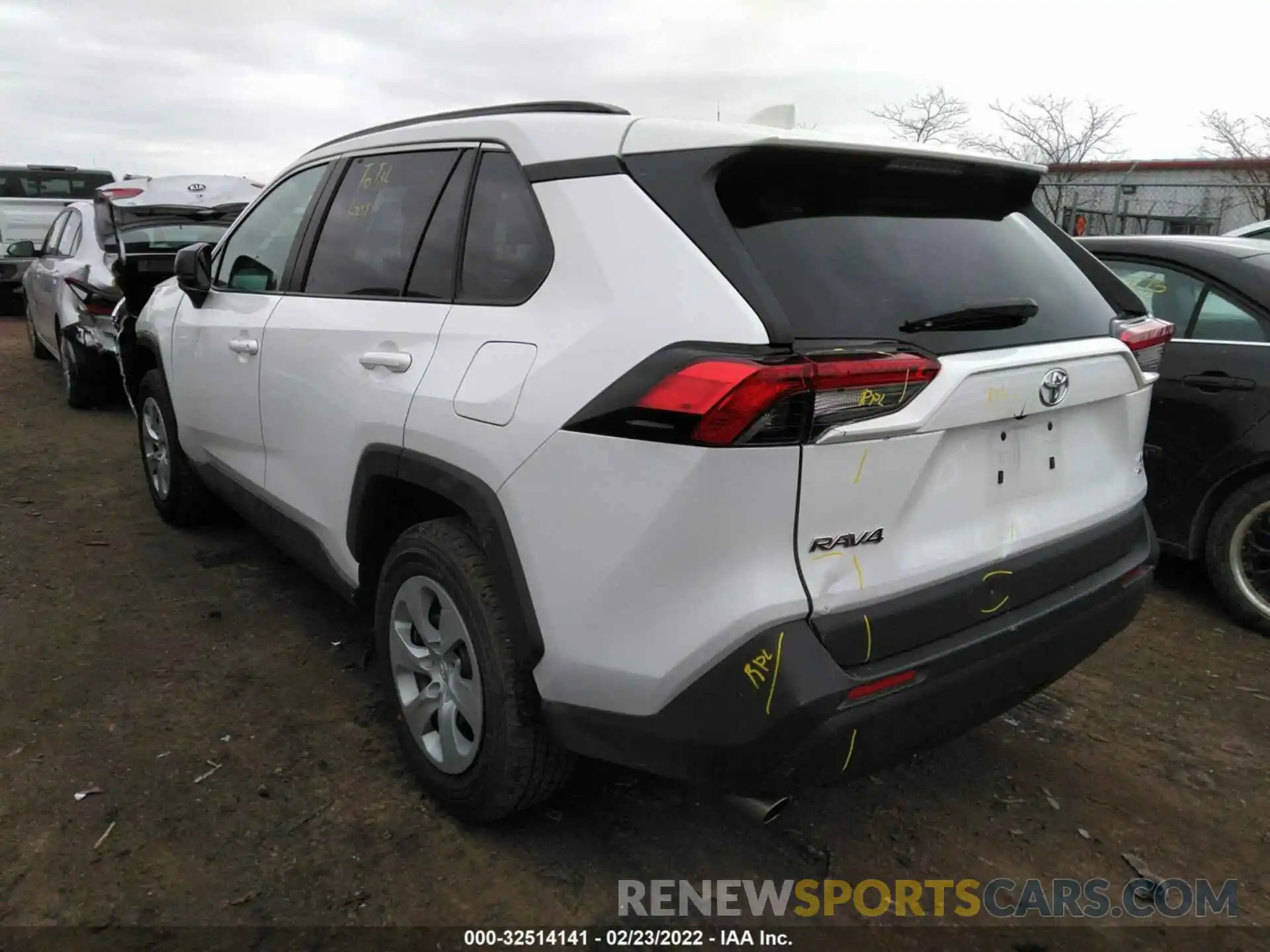 3 Photograph of a damaged car 2T3F1RFV9MW194415 TOYOTA RAV4 2021