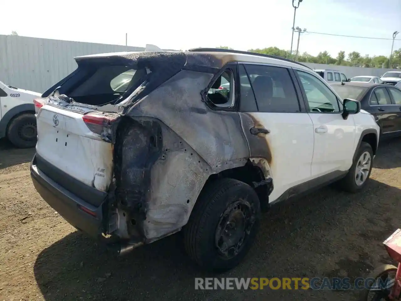 4 Photograph of a damaged car 2T3F1RFV9MW197587 TOYOTA RAV4 2021