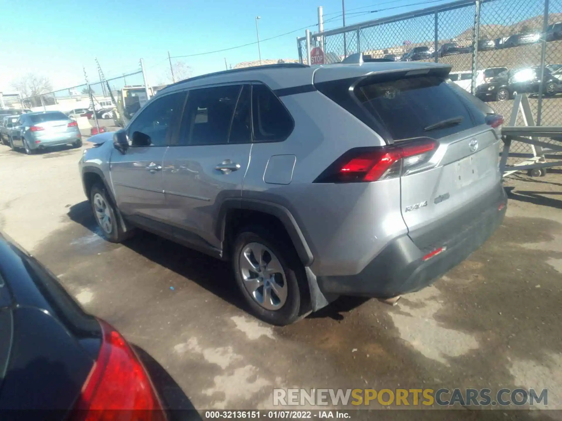 3 Photograph of a damaged car 2T3F1RFV9MW222634 TOYOTA RAV4 2021