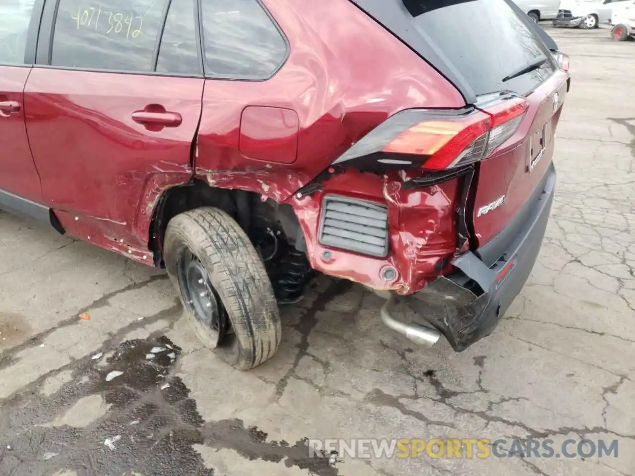 9 Photograph of a damaged car 2T3F1RFV9MW243502 TOYOTA RAV4 2021