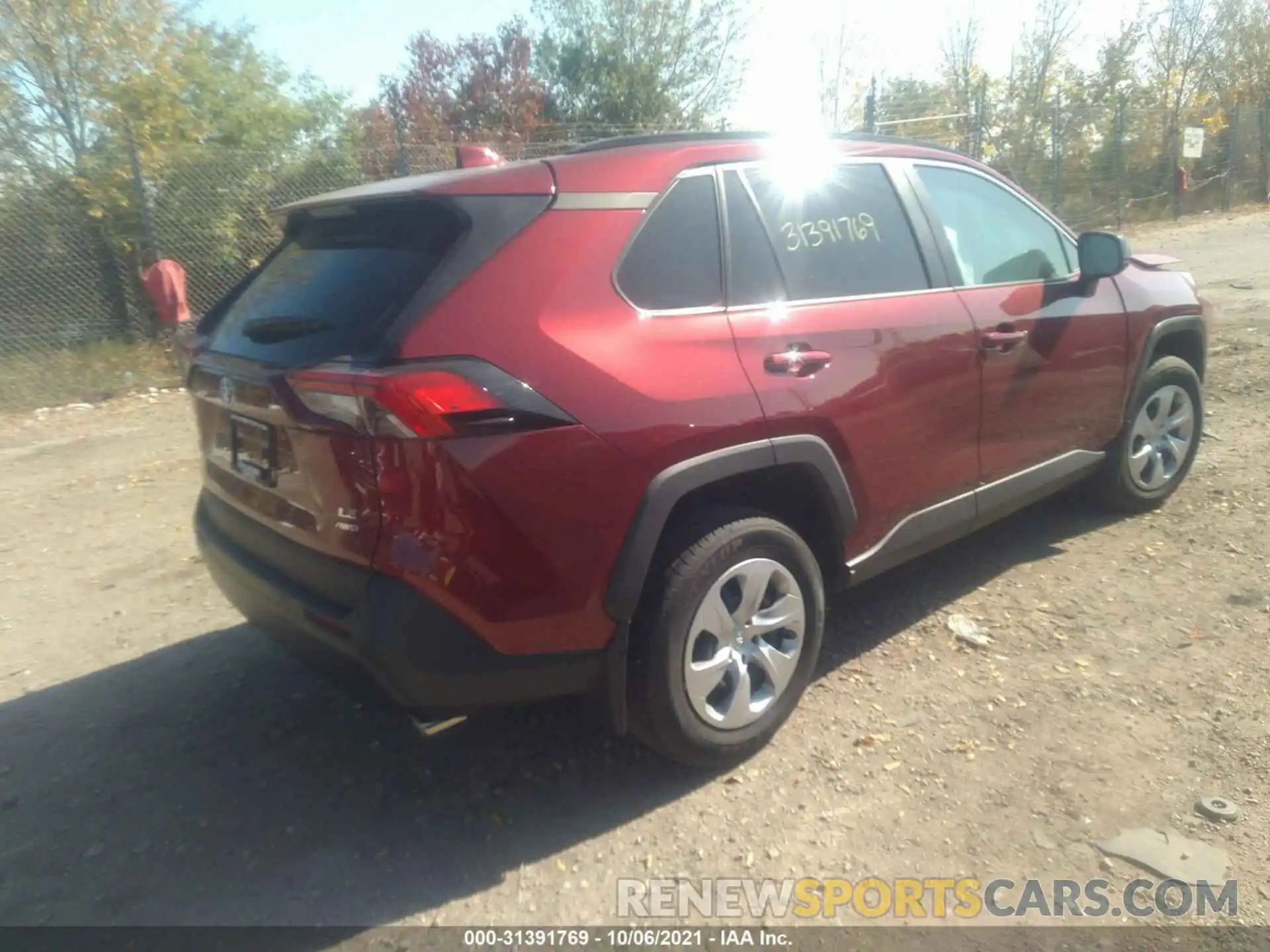 4 Photograph of a damaged car 2T3F1RFVXMW191393 TOYOTA RAV4 2021