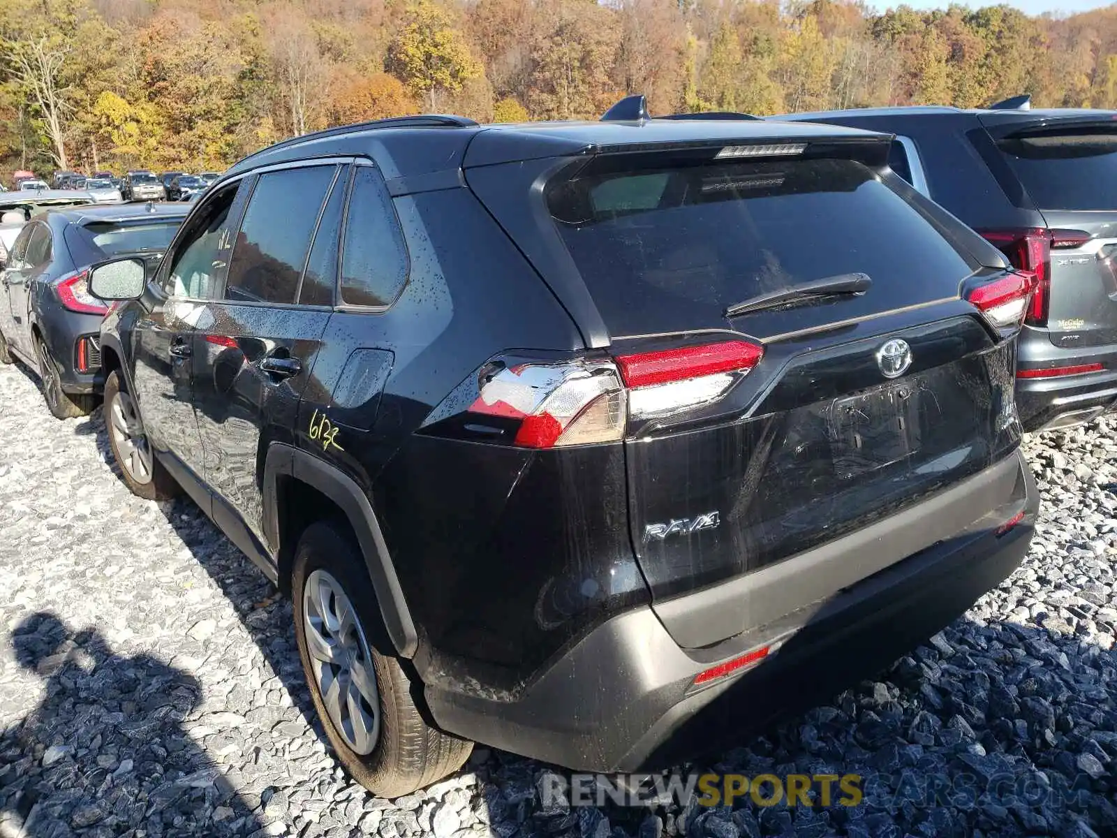 3 Photograph of a damaged car 2T3G1RFV0MC152723 TOYOTA RAV4 2021