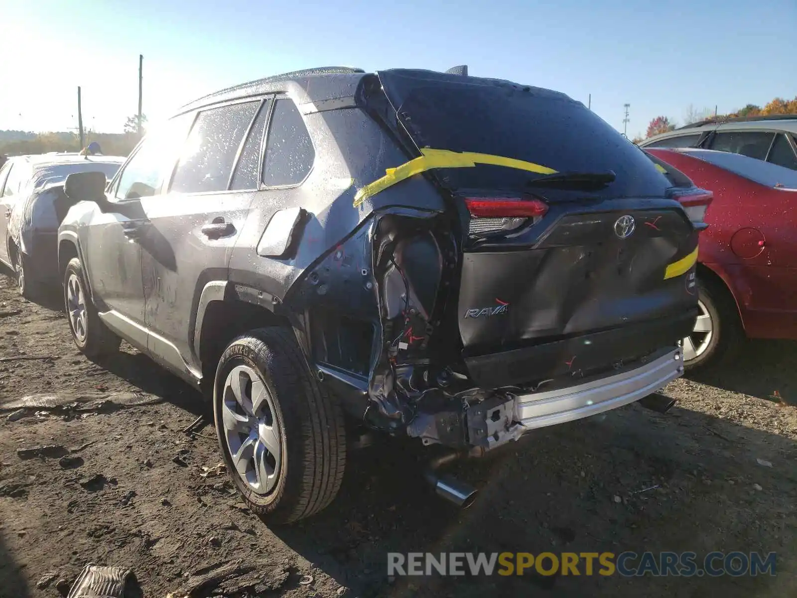 3 Photograph of a damaged car 2T3G1RFV0MC202682 TOYOTA RAV4 2021