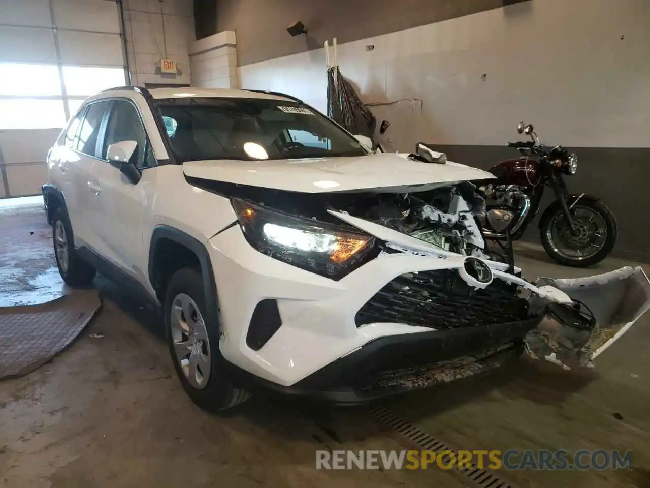 1 Photograph of a damaged car 2T3G1RFV0MC231003 TOYOTA RAV4 2021