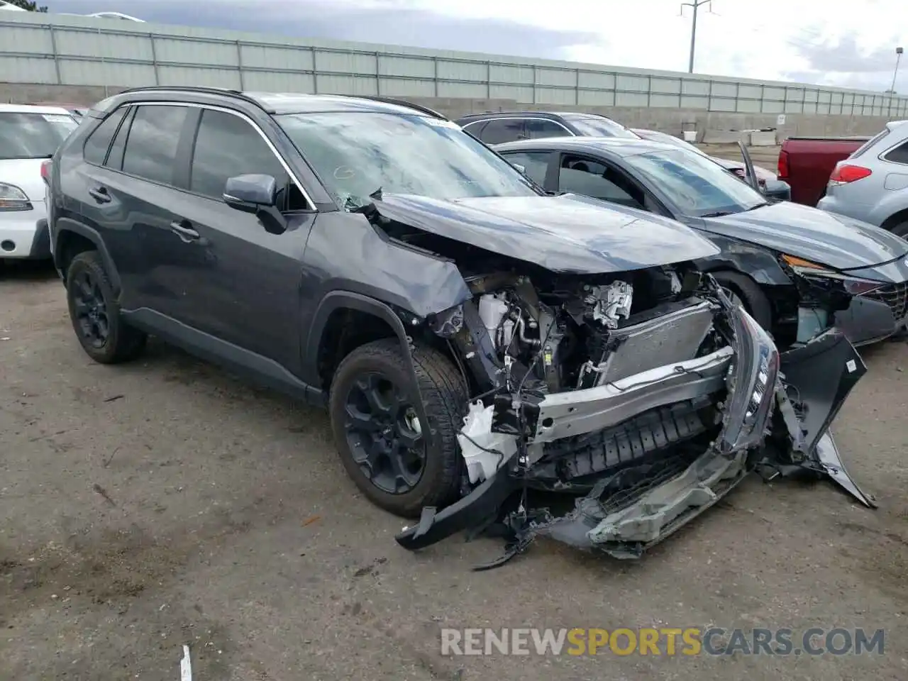 1 Photograph of a damaged car 2T3G1RFV0MW140568 TOYOTA RAV4 2021