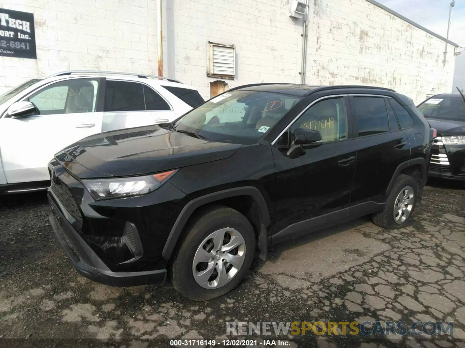 2 Photograph of a damaged car 2T3G1RFV0MW164434 TOYOTA RAV4 2021