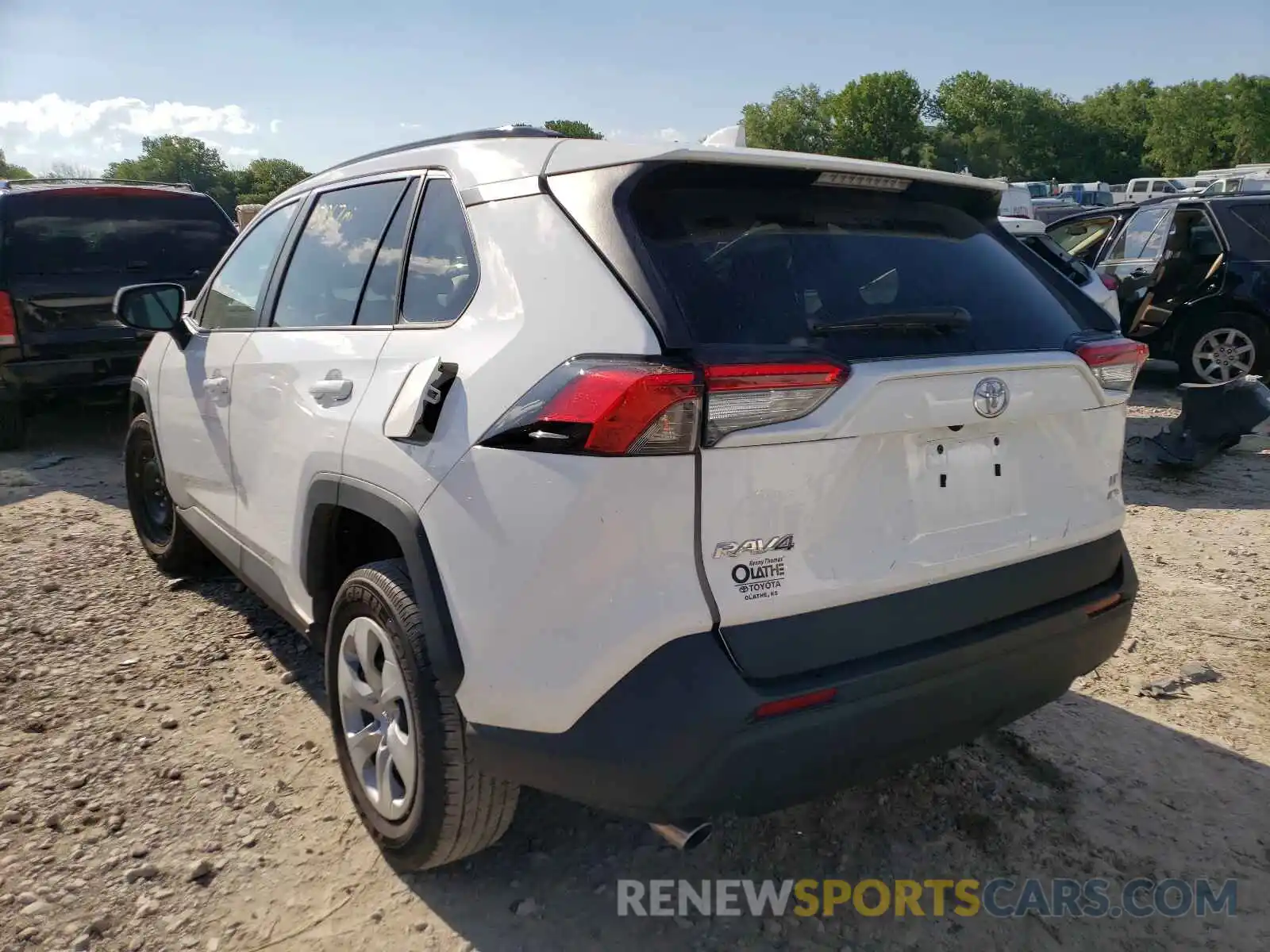 3 Photograph of a damaged car 2T3G1RFV1MC151676 TOYOTA RAV4 2021