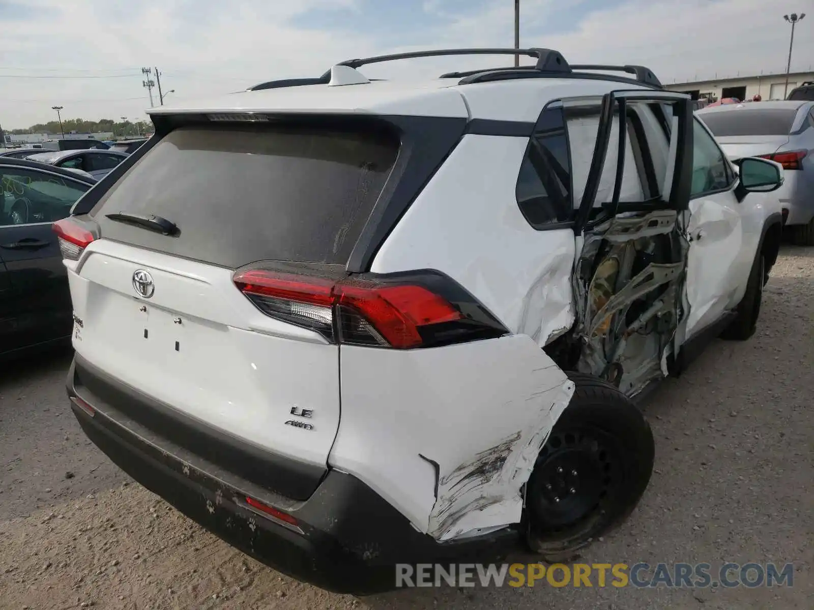 4 Photograph of a damaged car 2T3G1RFV1MC161625 TOYOTA RAV4 2021