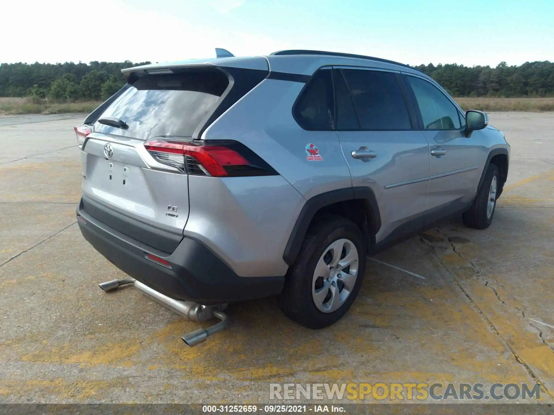 4 Photograph of a damaged car 2T3G1RFV1MC164718 TOYOTA RAV4 2021