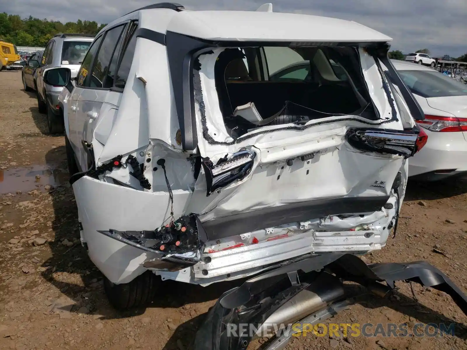 9 Photograph of a damaged car 2T3G1RFV1MW164474 TOYOTA RAV4 2021