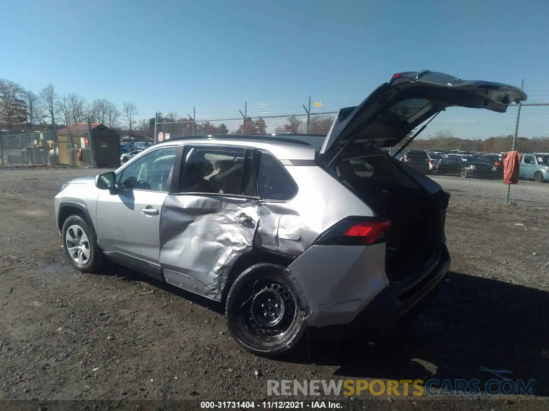 3 Фотография поврежденного автомобиля 2T3G1RFV2MC141738 TOYOTA RAV4 2021