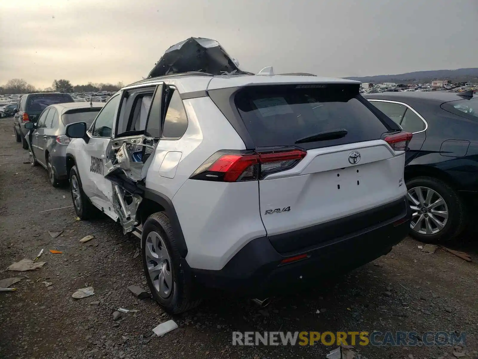 3 Photograph of a damaged car 2T3G1RFV2MC170589 TOYOTA RAV4 2021