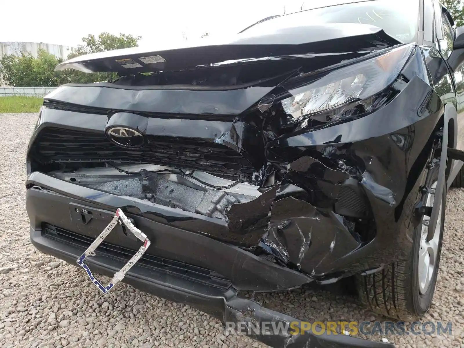 9 Photograph of a damaged car 2T3G1RFV3MC185165 TOYOTA RAV4 2021