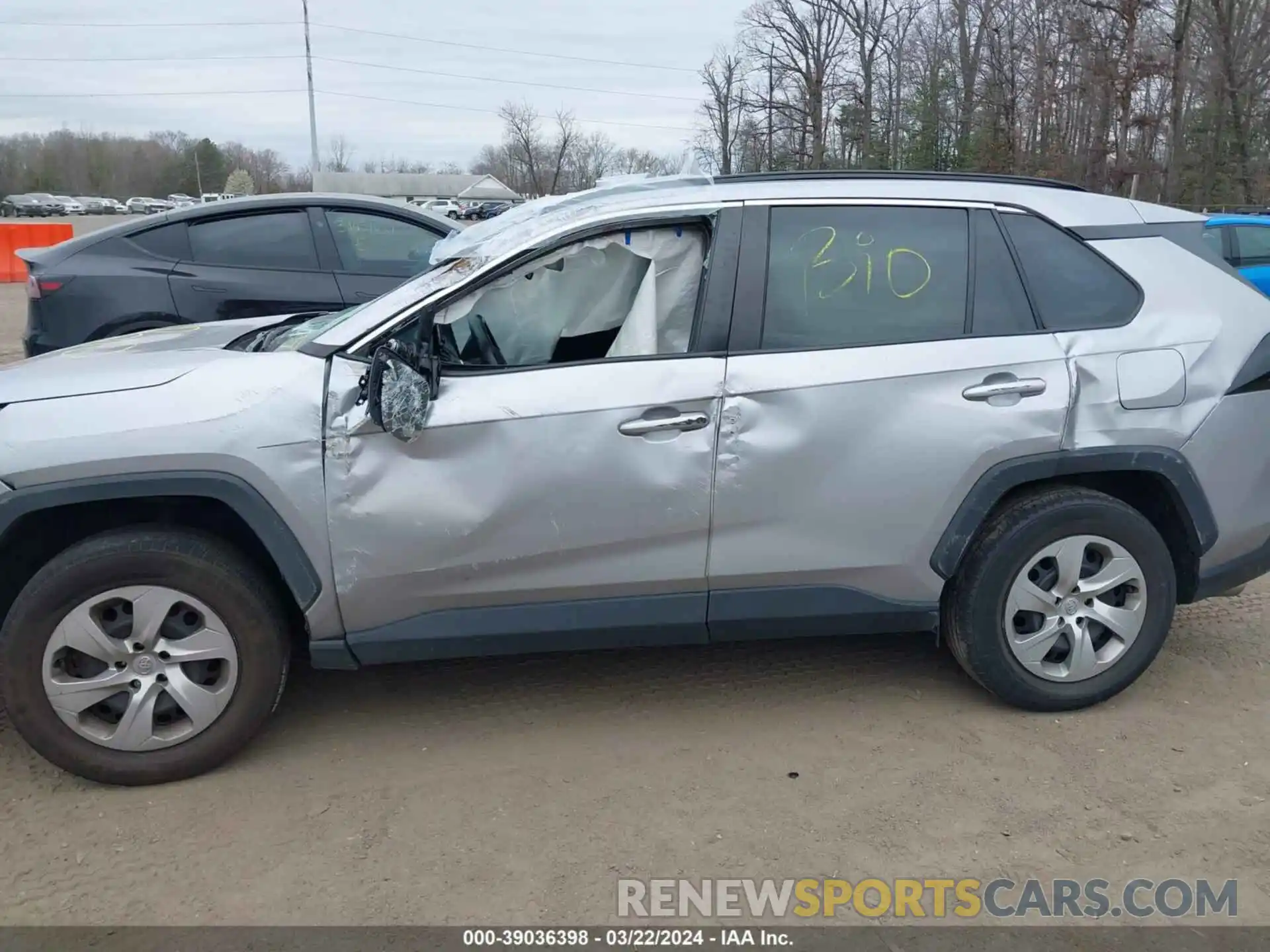 14 Photograph of a damaged car 2T3G1RFV4MC180363 TOYOTA RAV4 2021