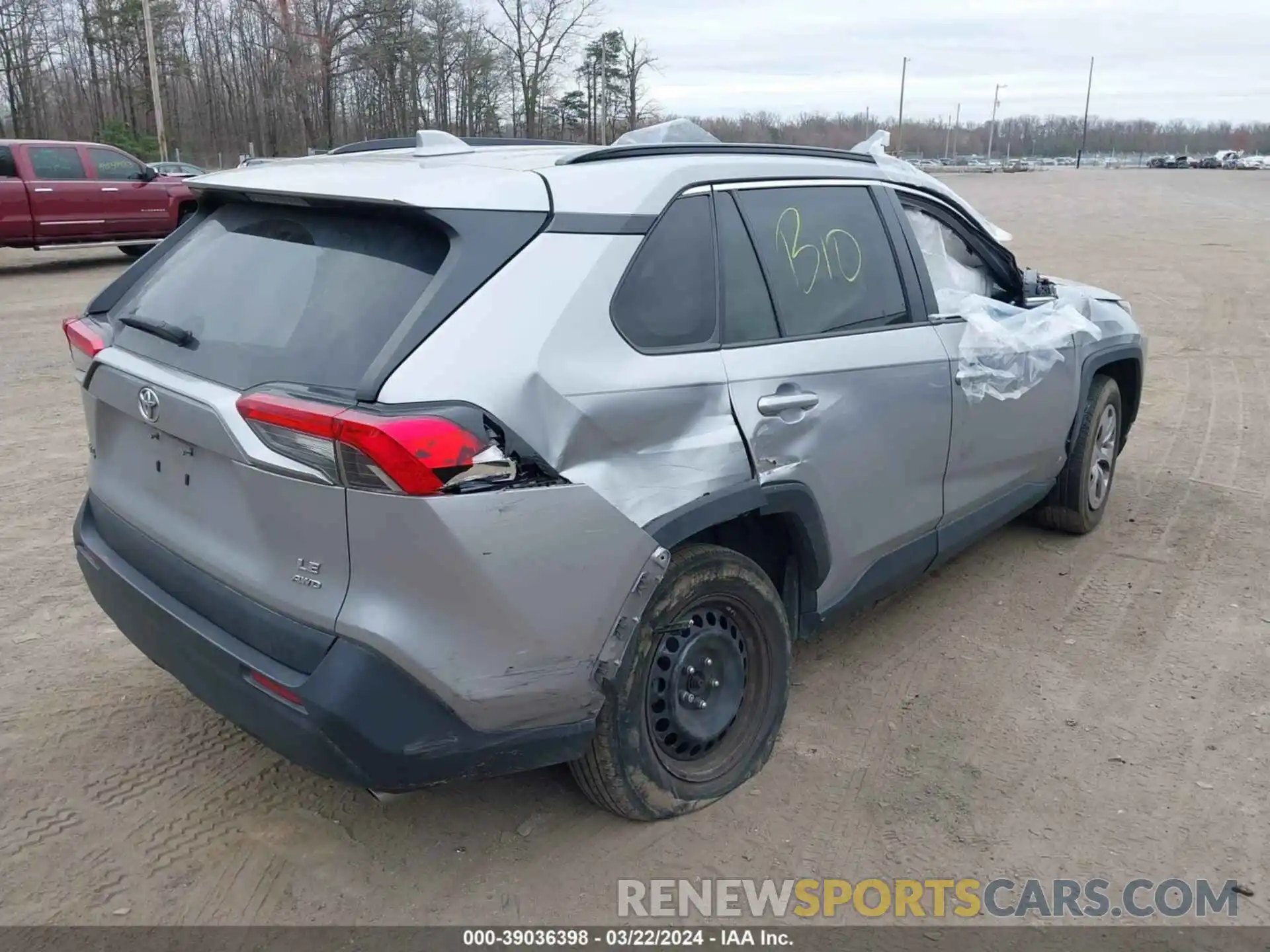 4 Photograph of a damaged car 2T3G1RFV4MC180363 TOYOTA RAV4 2021