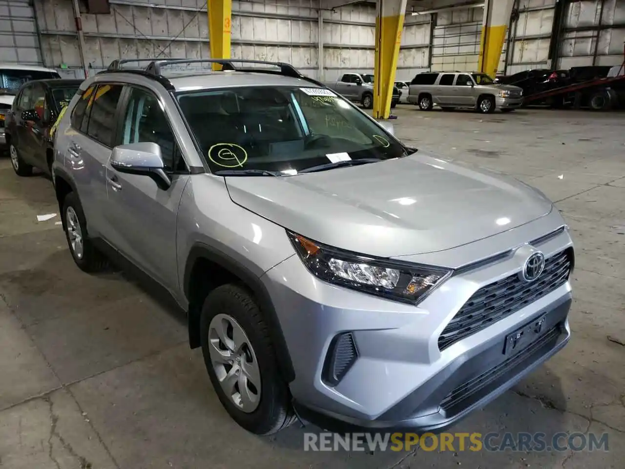 1 Photograph of a damaged car 2T3G1RFV4MC212504 TOYOTA RAV4 2021