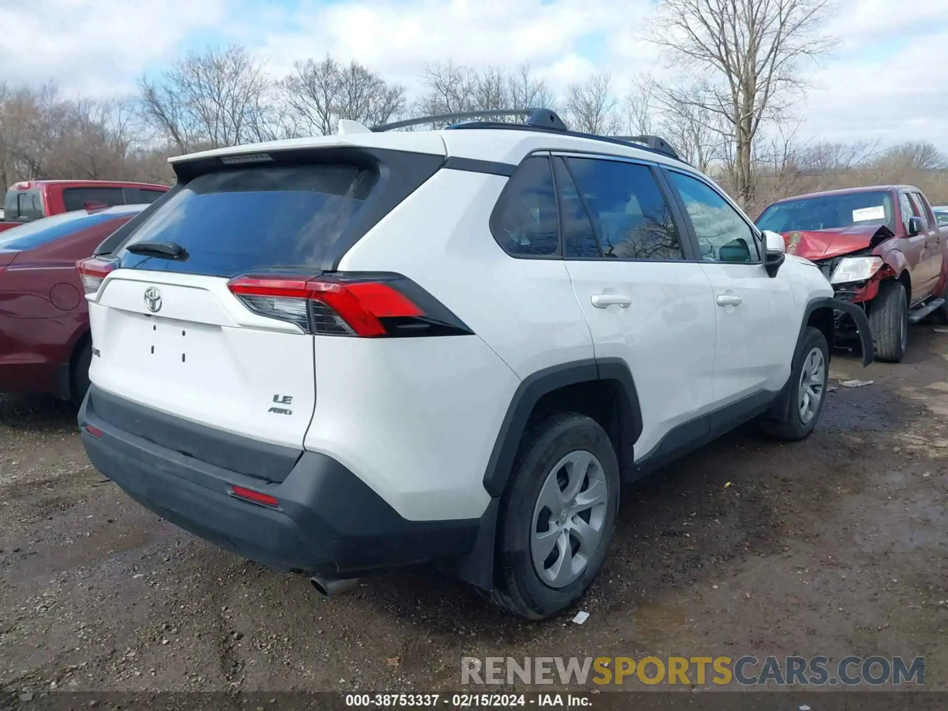 4 Photograph of a damaged car 2T3G1RFV4MC235166 TOYOTA RAV4 2021