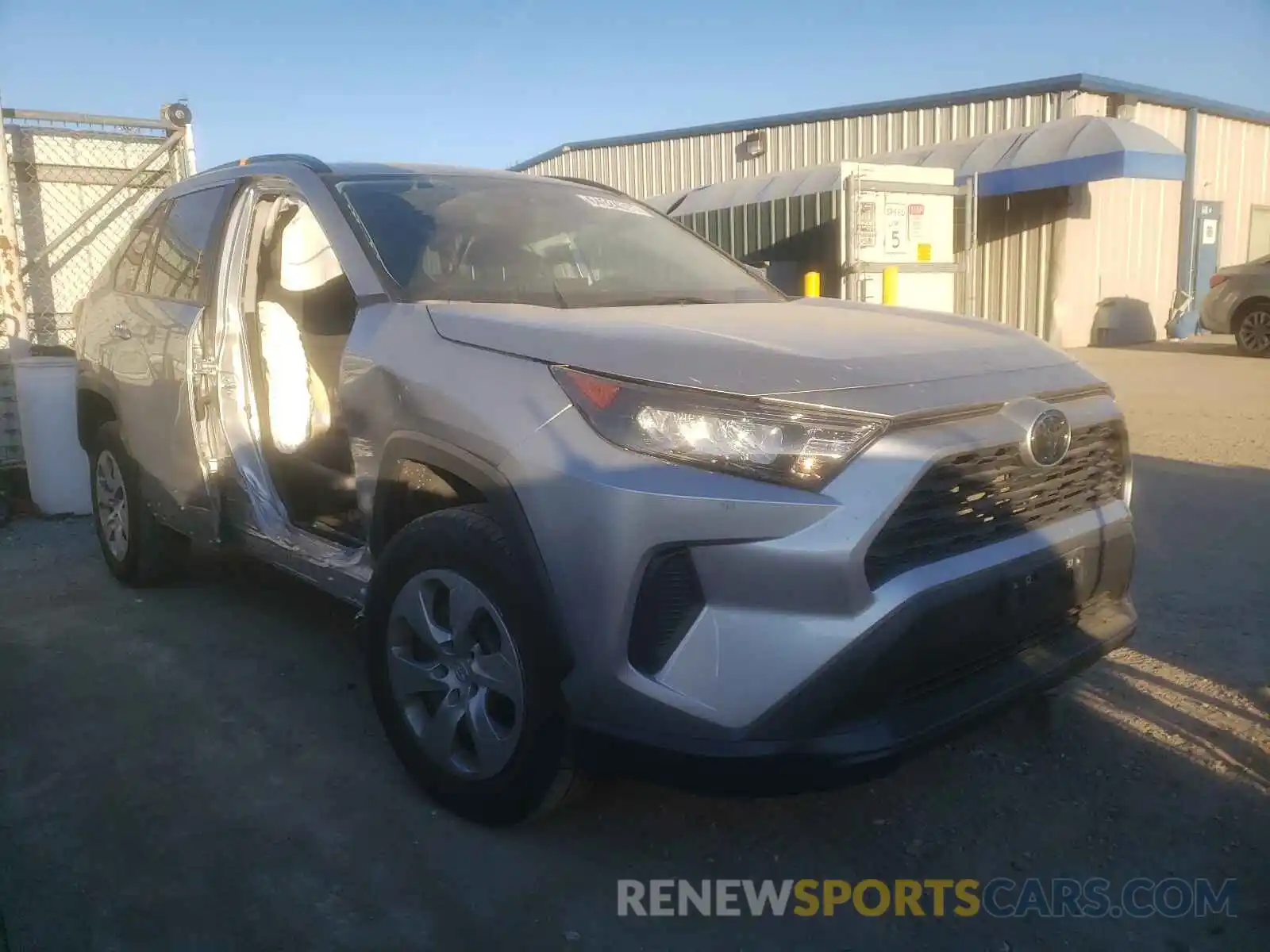 1 Photograph of a damaged car 2T3G1RFV5MC148831 TOYOTA RAV4 2021