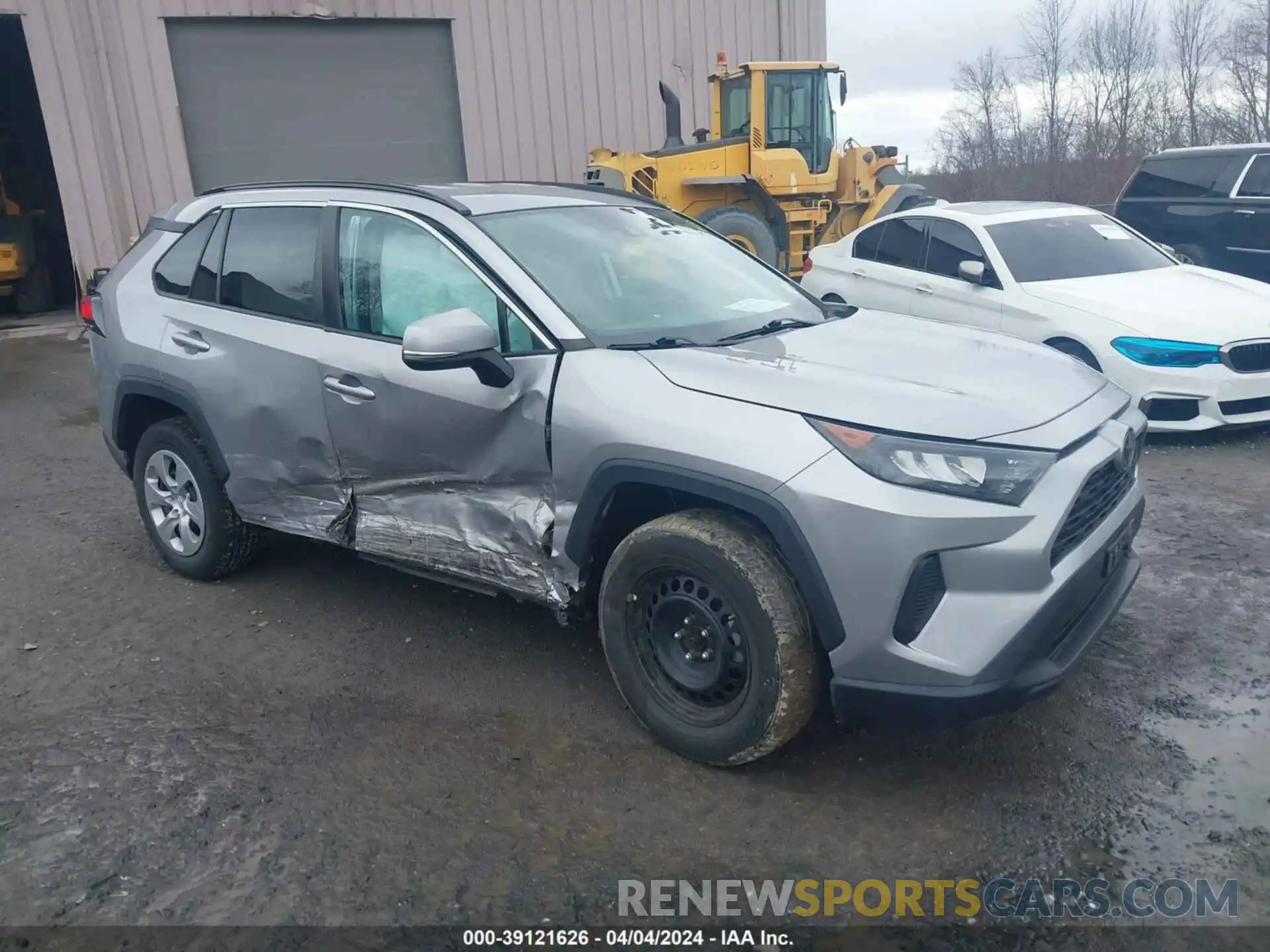 1 Photograph of a damaged car 2T3G1RFV5MC176967 TOYOTA RAV4 2021