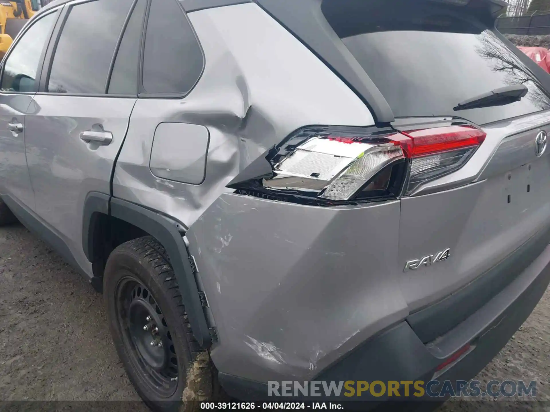 17 Photograph of a damaged car 2T3G1RFV5MC176967 TOYOTA RAV4 2021