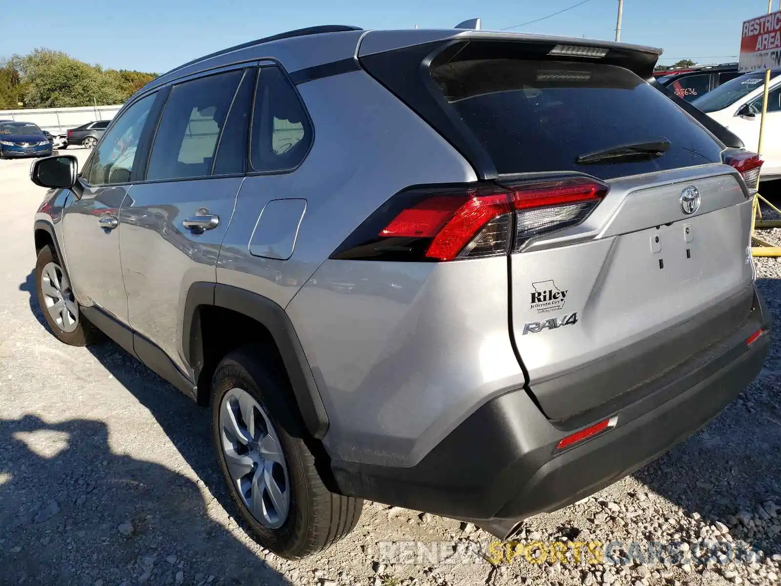 3 Photograph of a damaged car 2T3G1RFV5MC233684 TOYOTA RAV4 2021