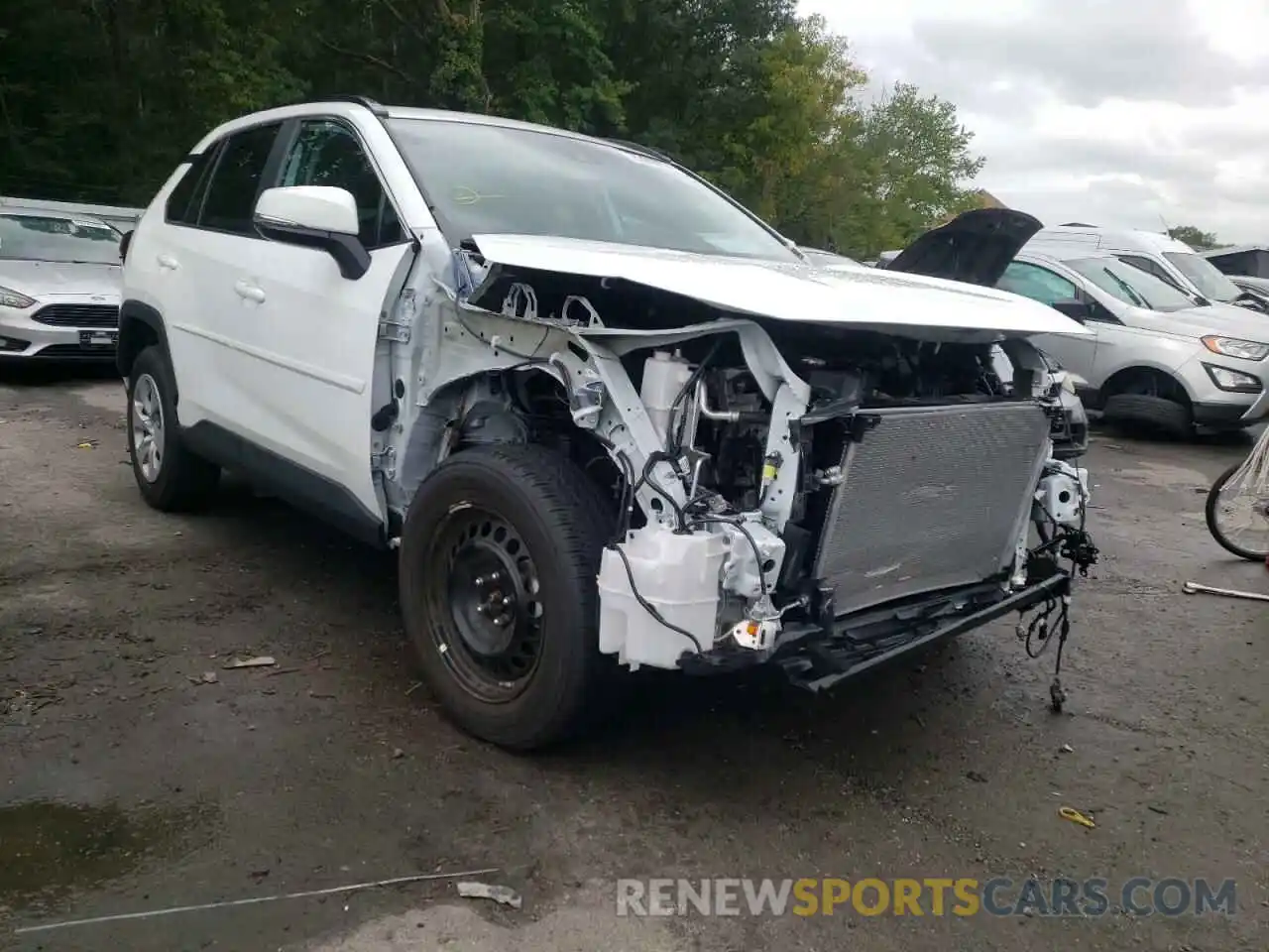 1 Photograph of a damaged car 2T3G1RFV5MW216169 TOYOTA RAV4 2021