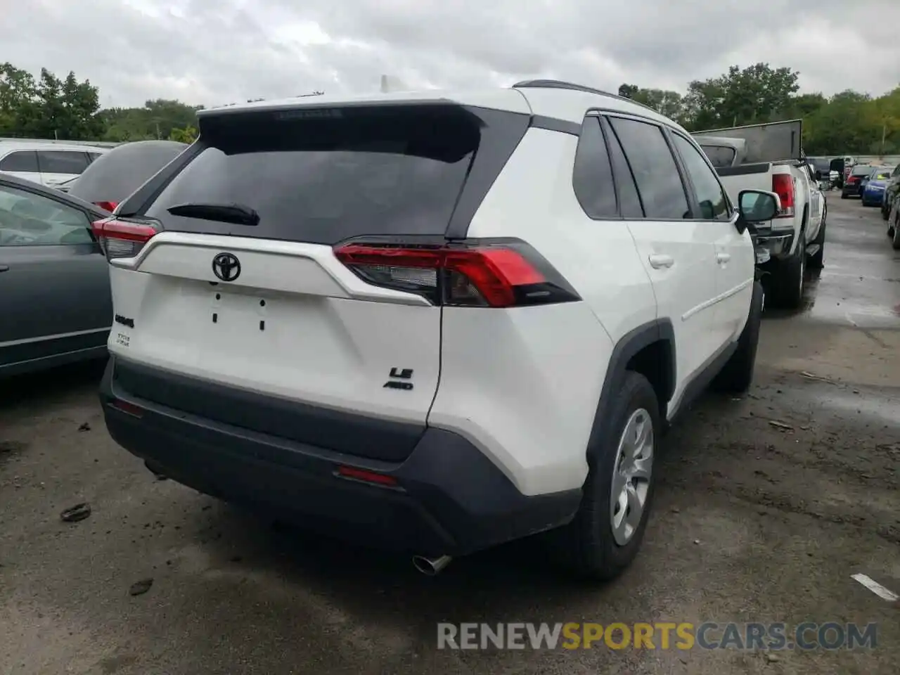 4 Photograph of a damaged car 2T3G1RFV5MW216169 TOYOTA RAV4 2021