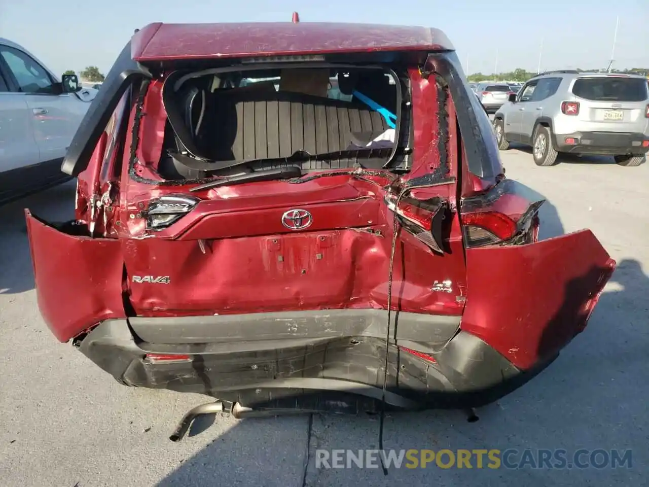 9 Photograph of a damaged car 2T3G1RFV5MW217466 TOYOTA RAV4 2021