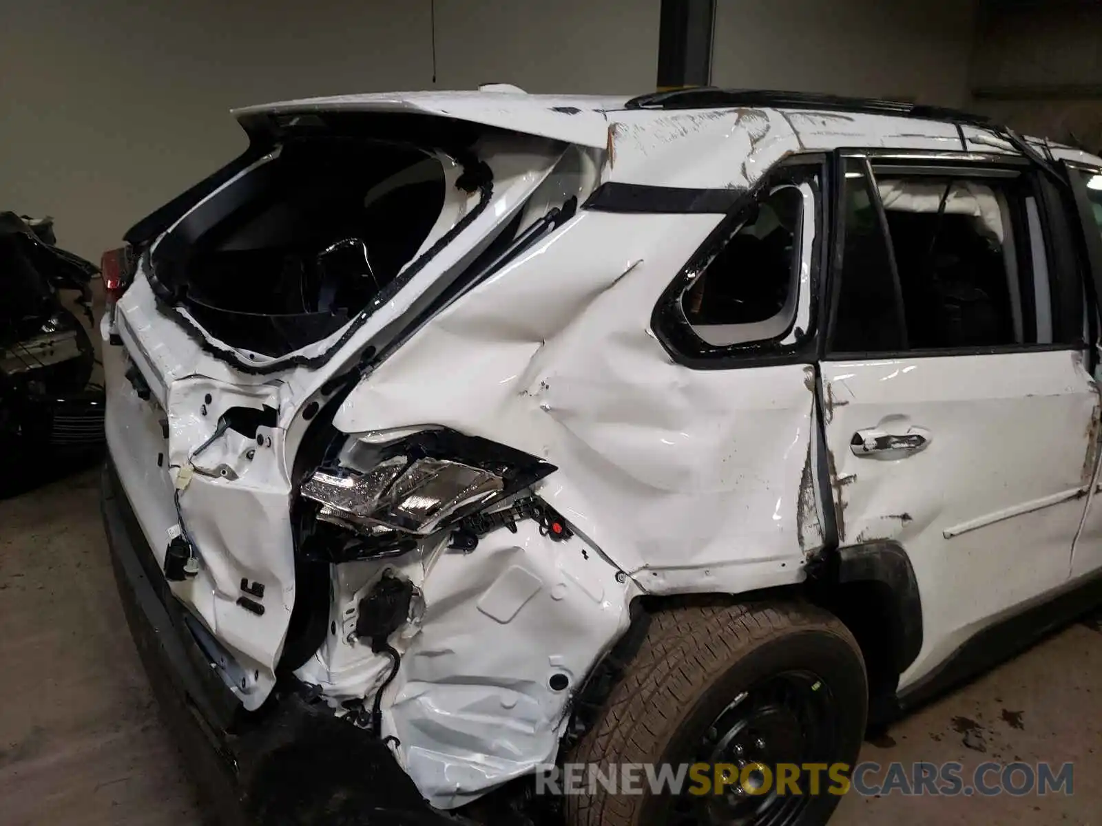 9 Photograph of a damaged car 2T3G1RFV5MW229150 TOYOTA RAV4 2021